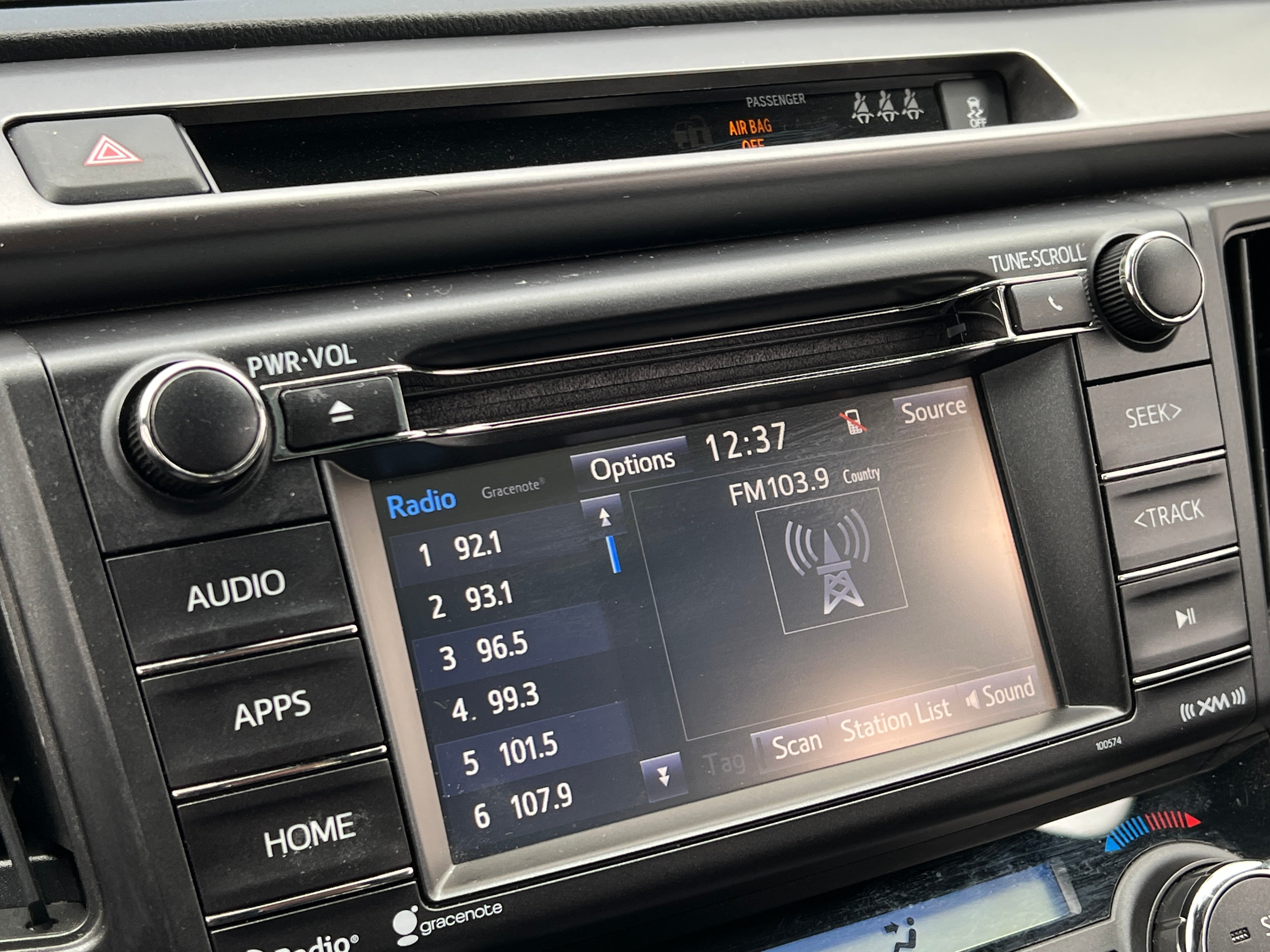 2018 Toyota RAV4 SE 3