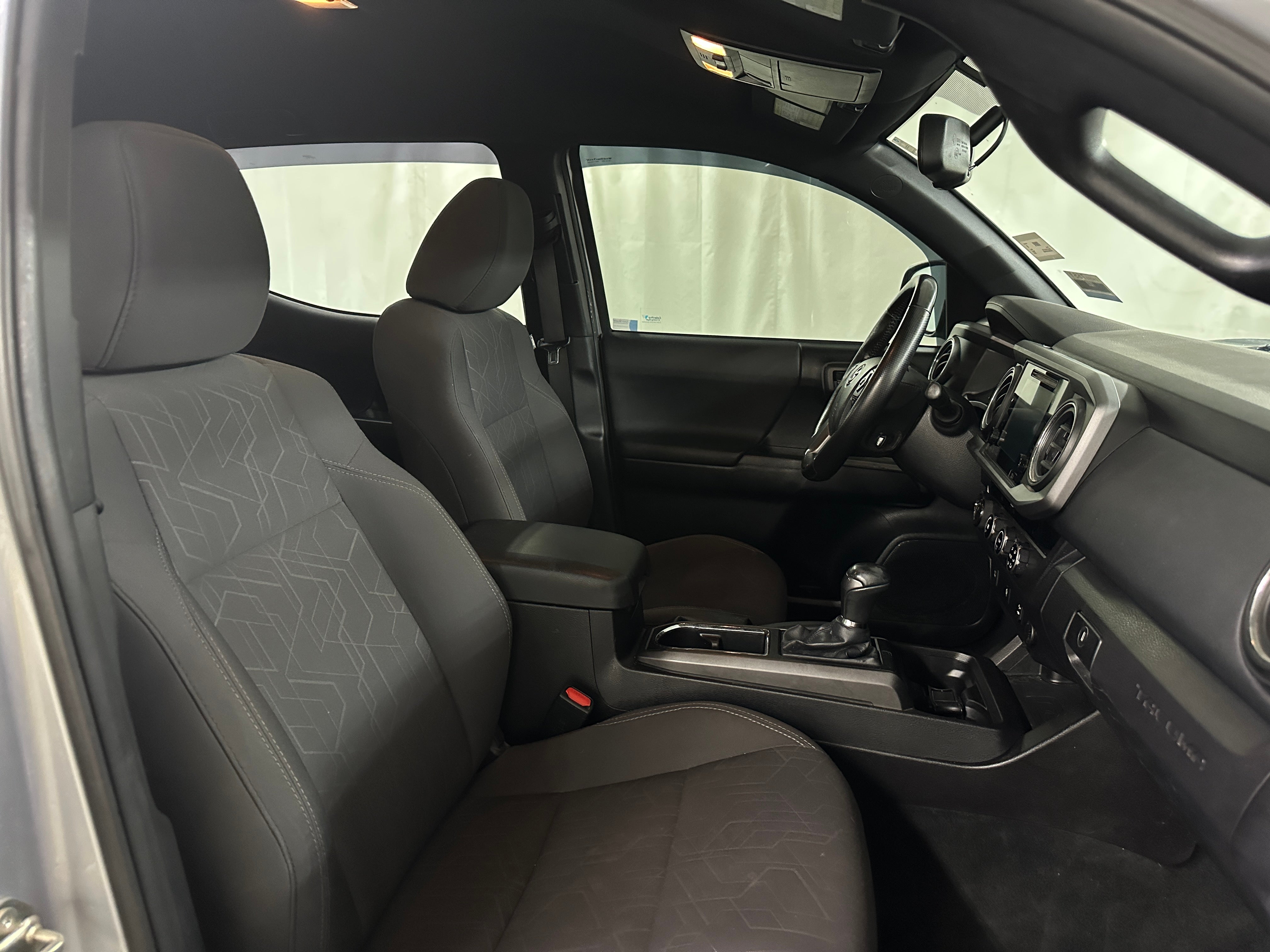 2016 Toyota Tacoma TRD Sport 2