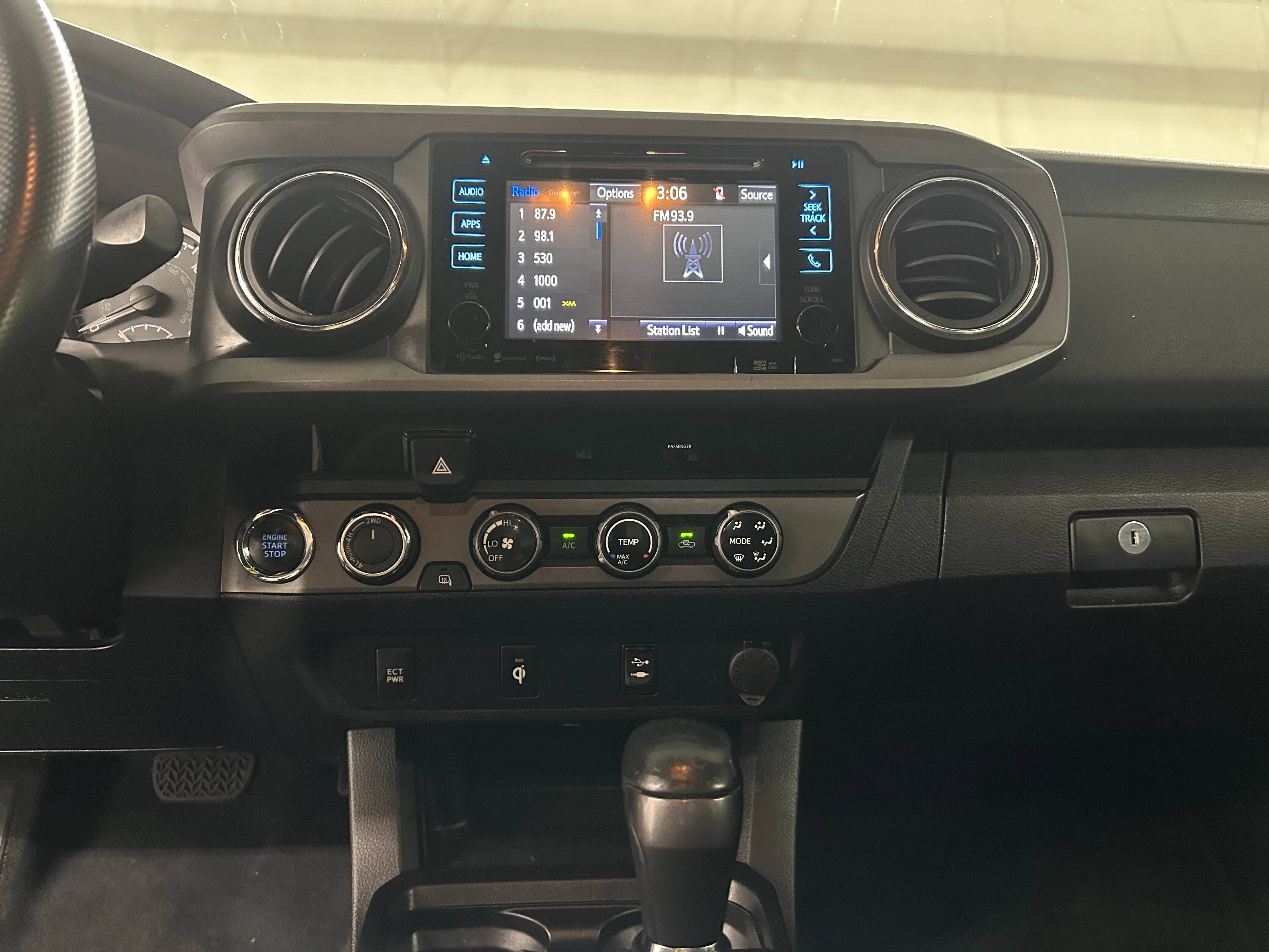 2016 Toyota Tacoma TRD Sport 4