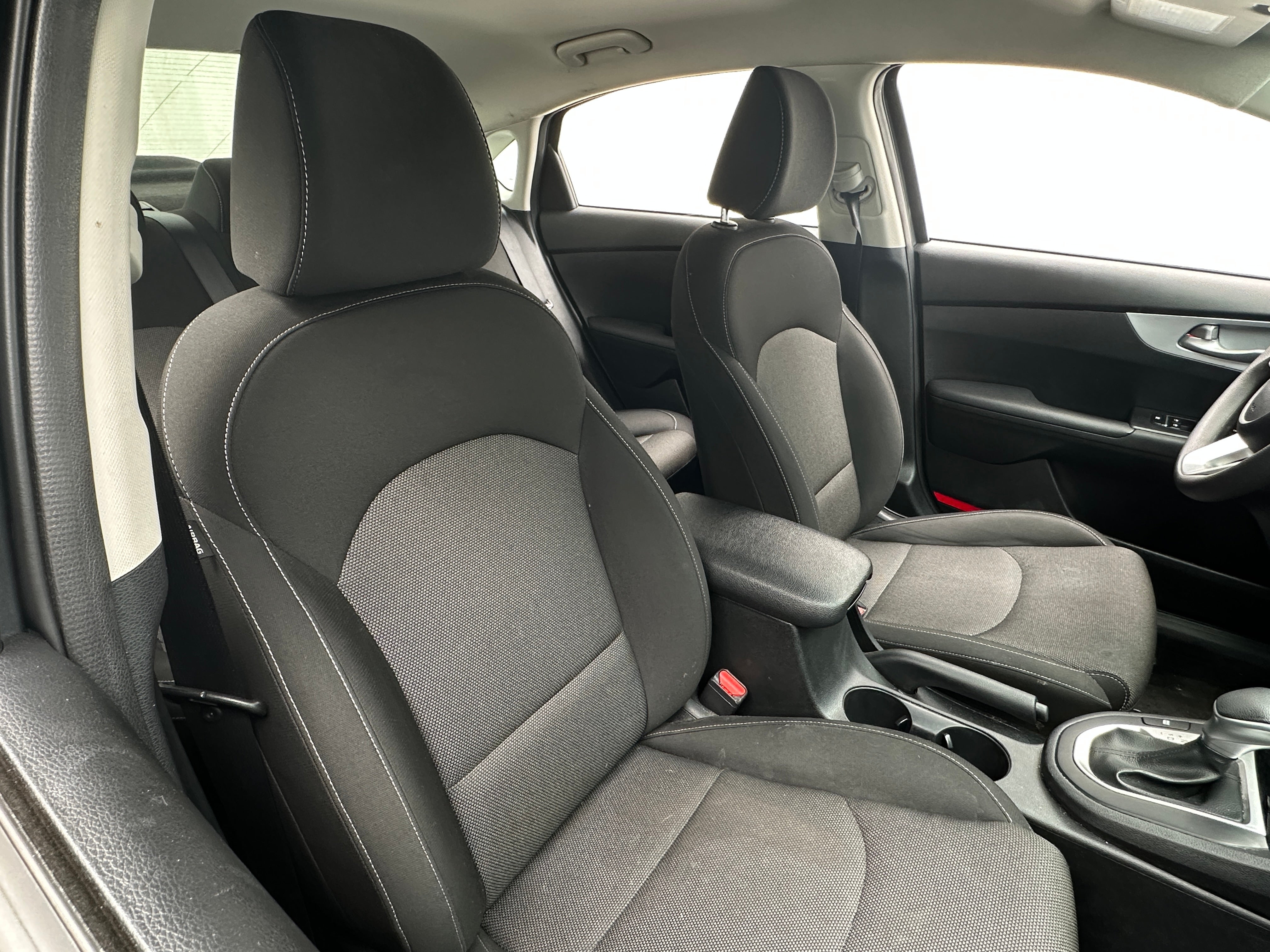 2023 Kia Forte LXS 2