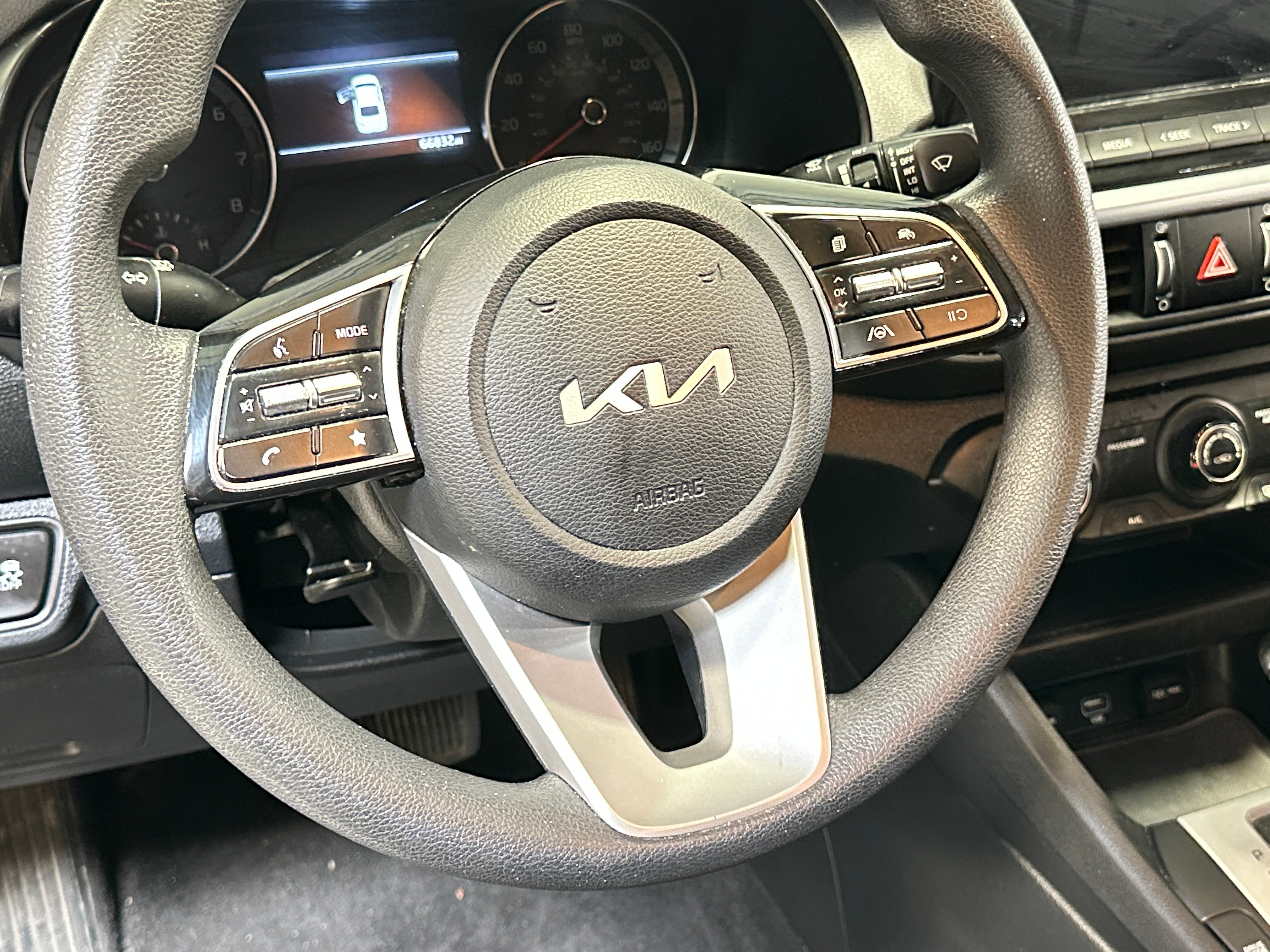 2023 Kia Forte LXS 5