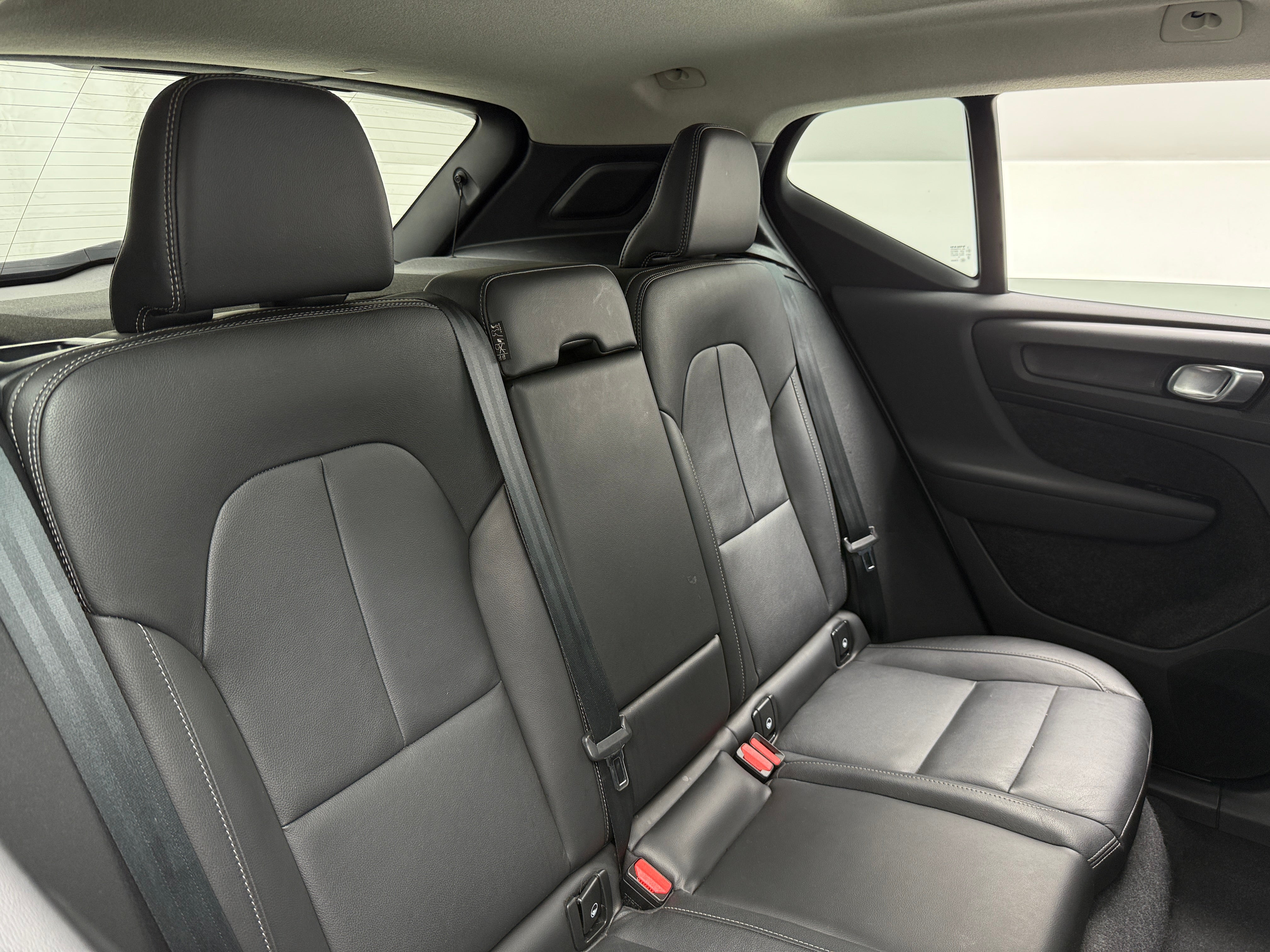 2024 Volvo XC40 B5 Core 6