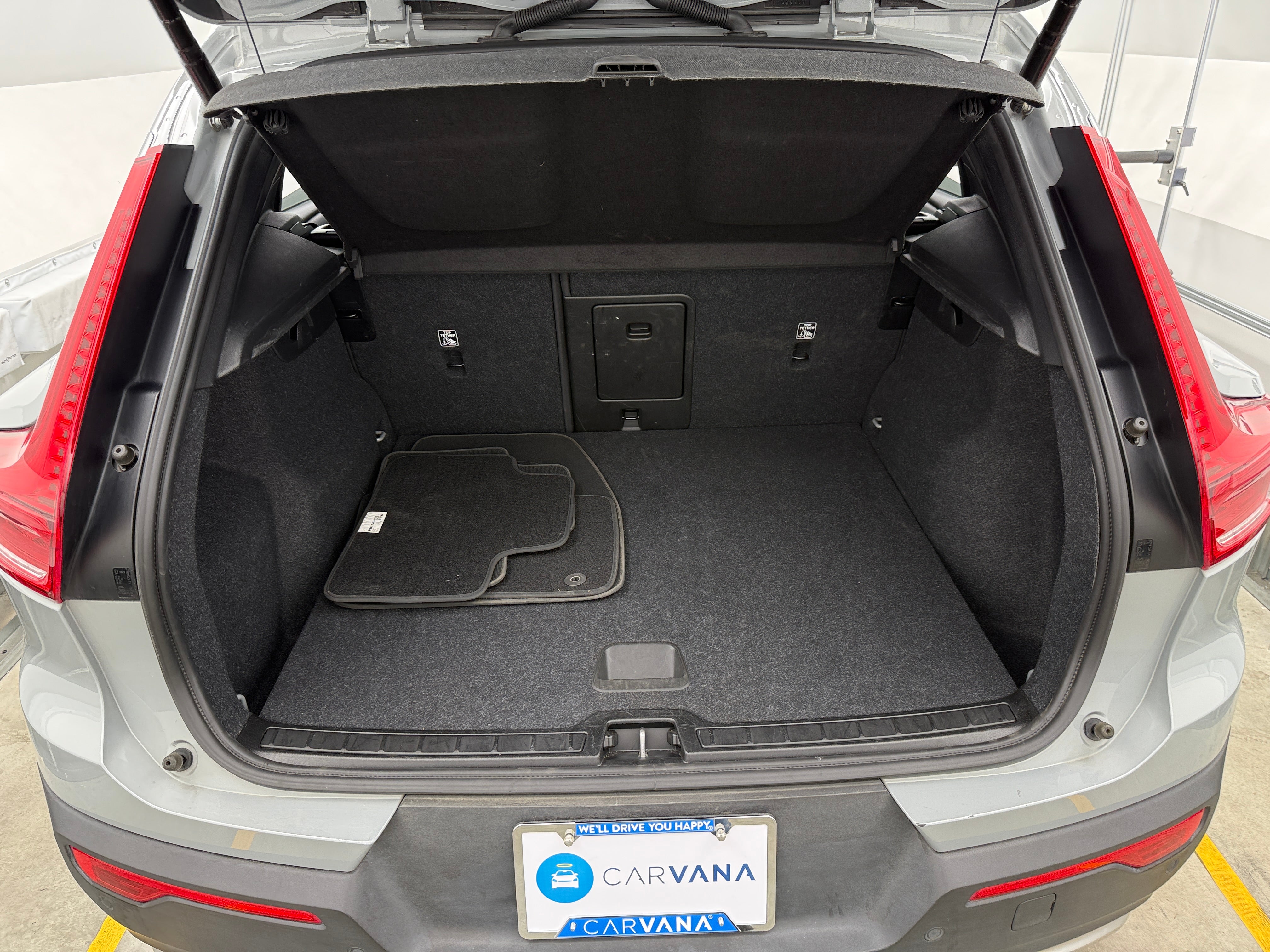 2024 Volvo XC40 B5 Core 7
