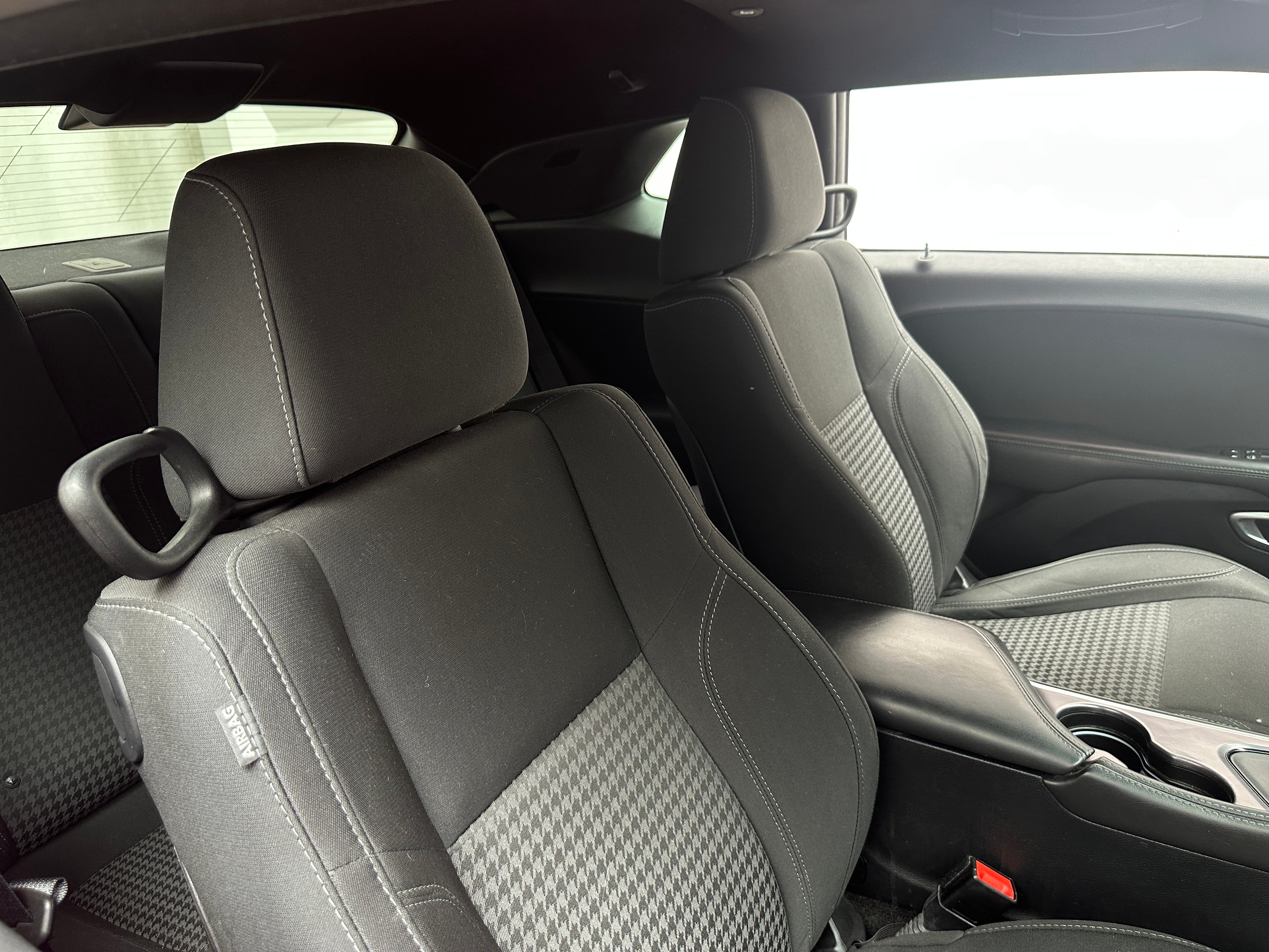 2015 Dodge Challenger SXT 2