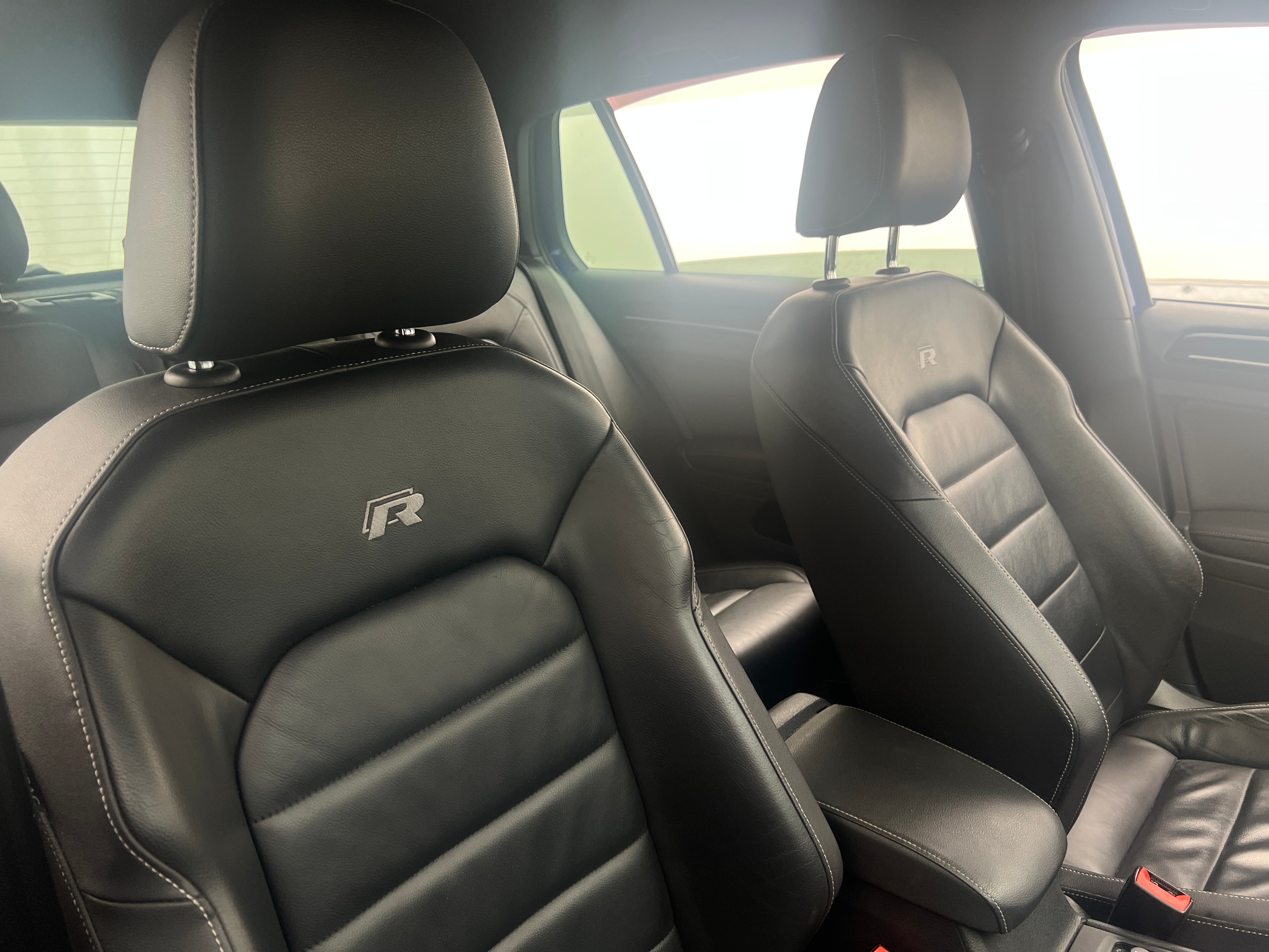2016 Volkswagen Golf R 2