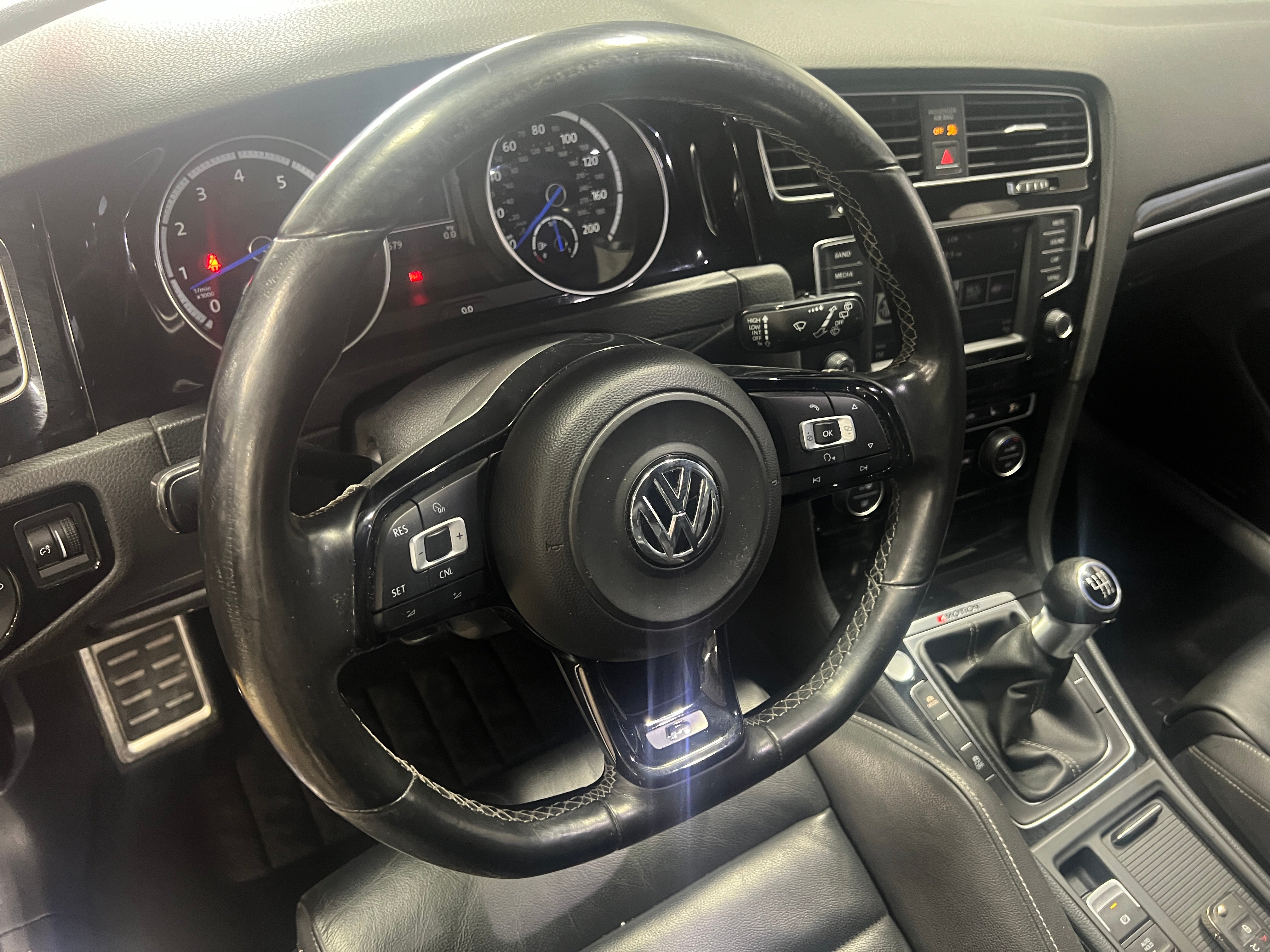 2016 Volkswagen Golf R 5
