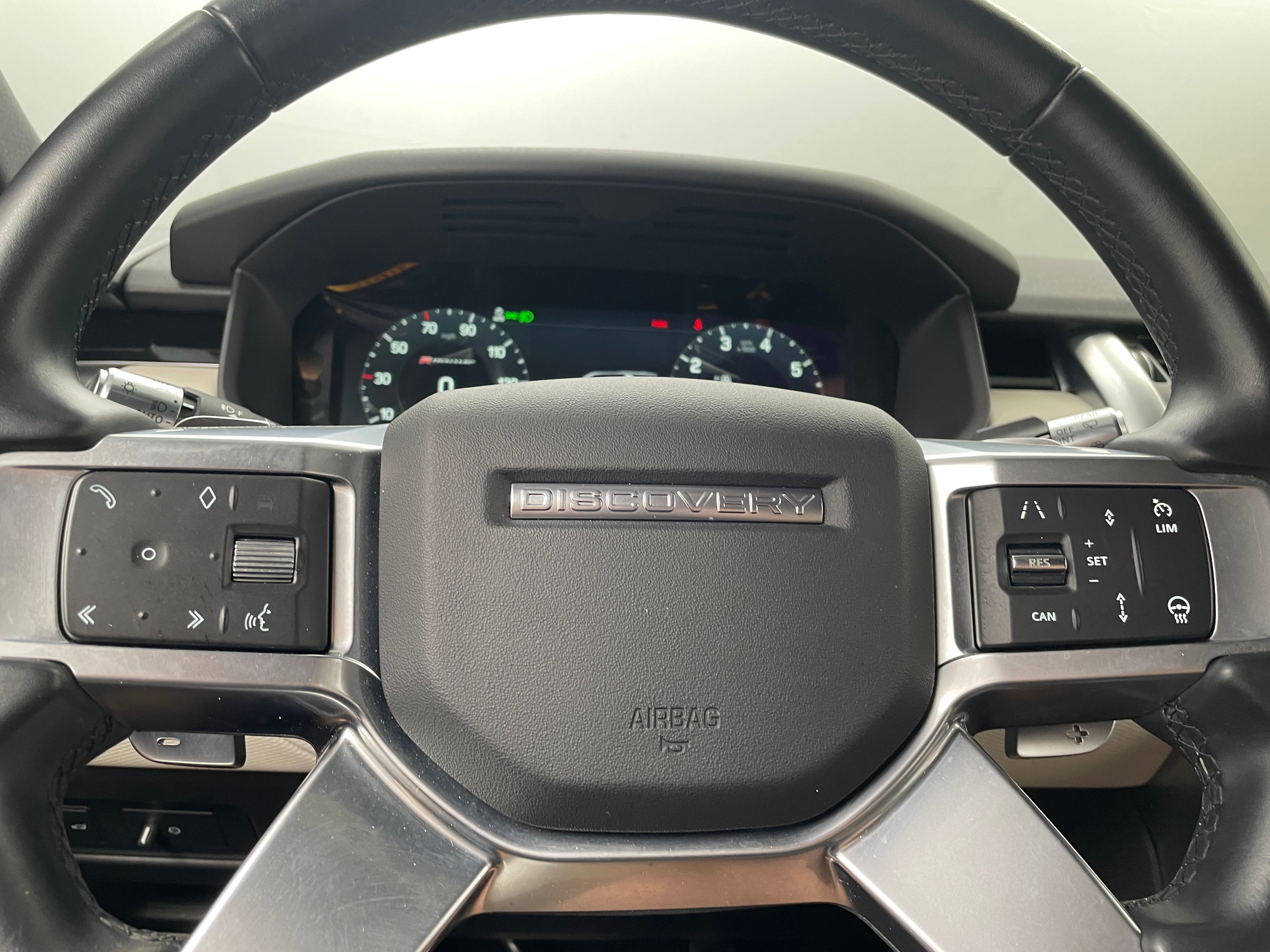 2022 Land Rover Discovery R-Dynamic S 4