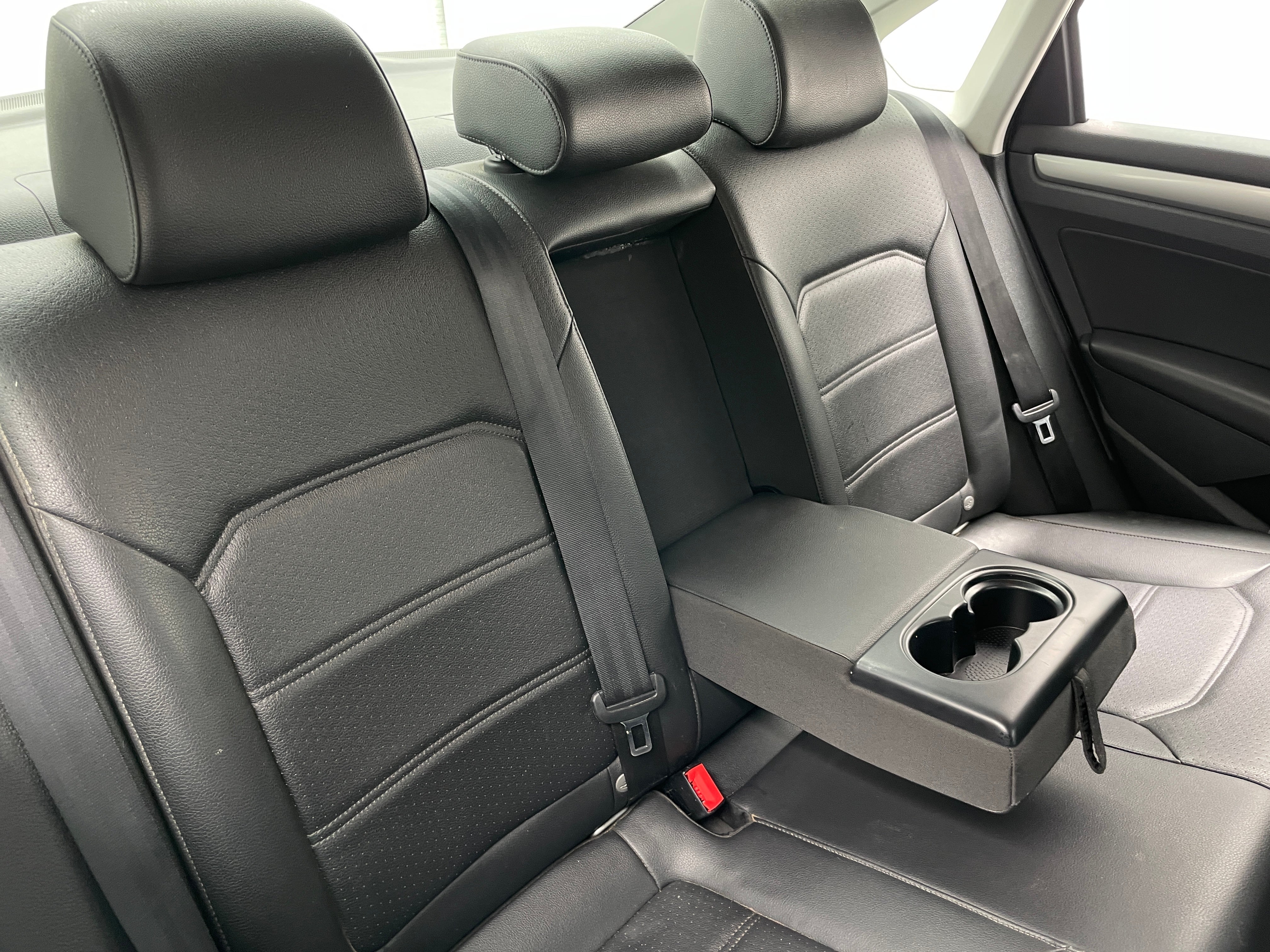 2014 Volkswagen Passat Wolfsburg Edition 6