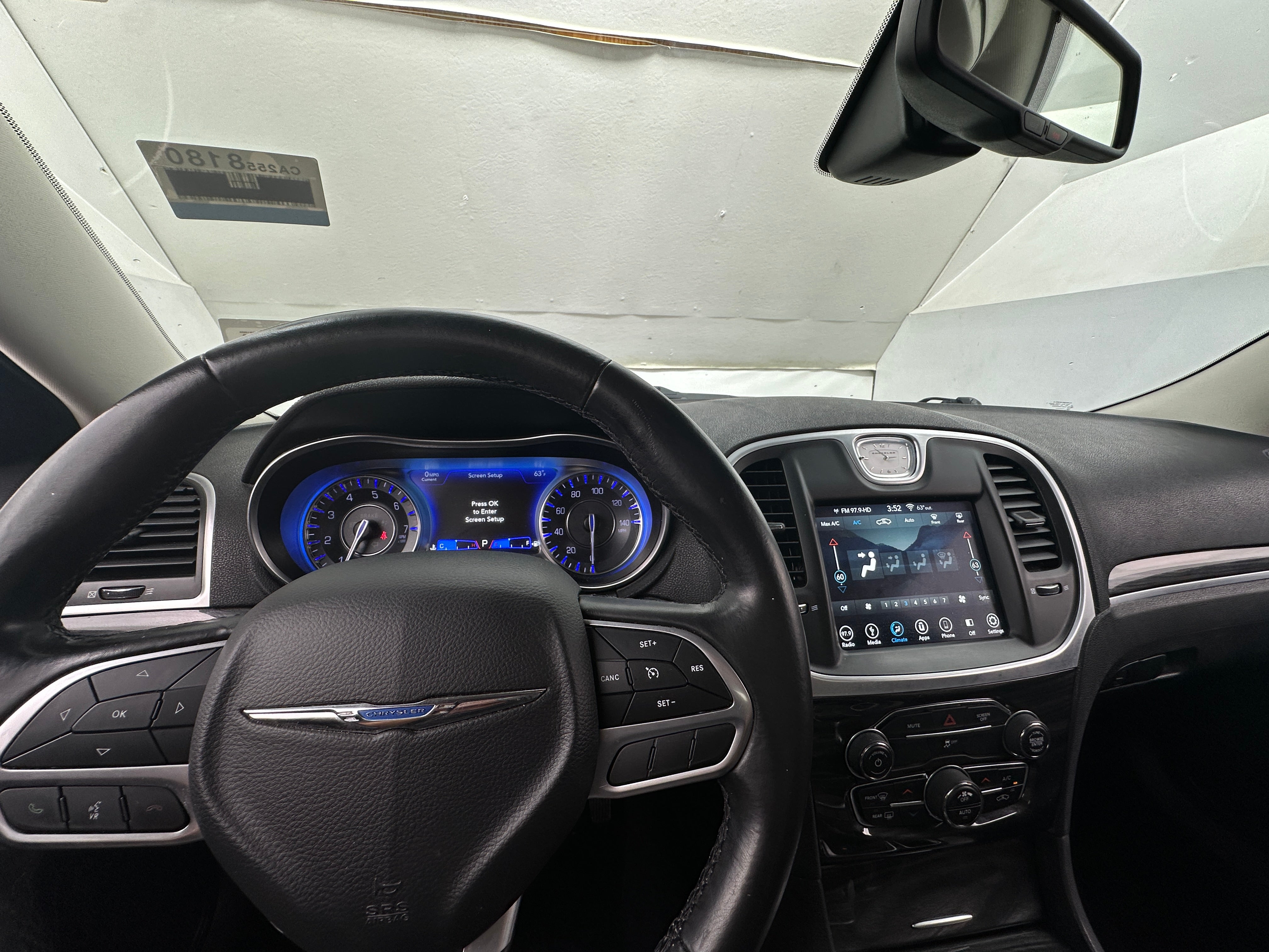 2019 Chrysler 300 Touring 3