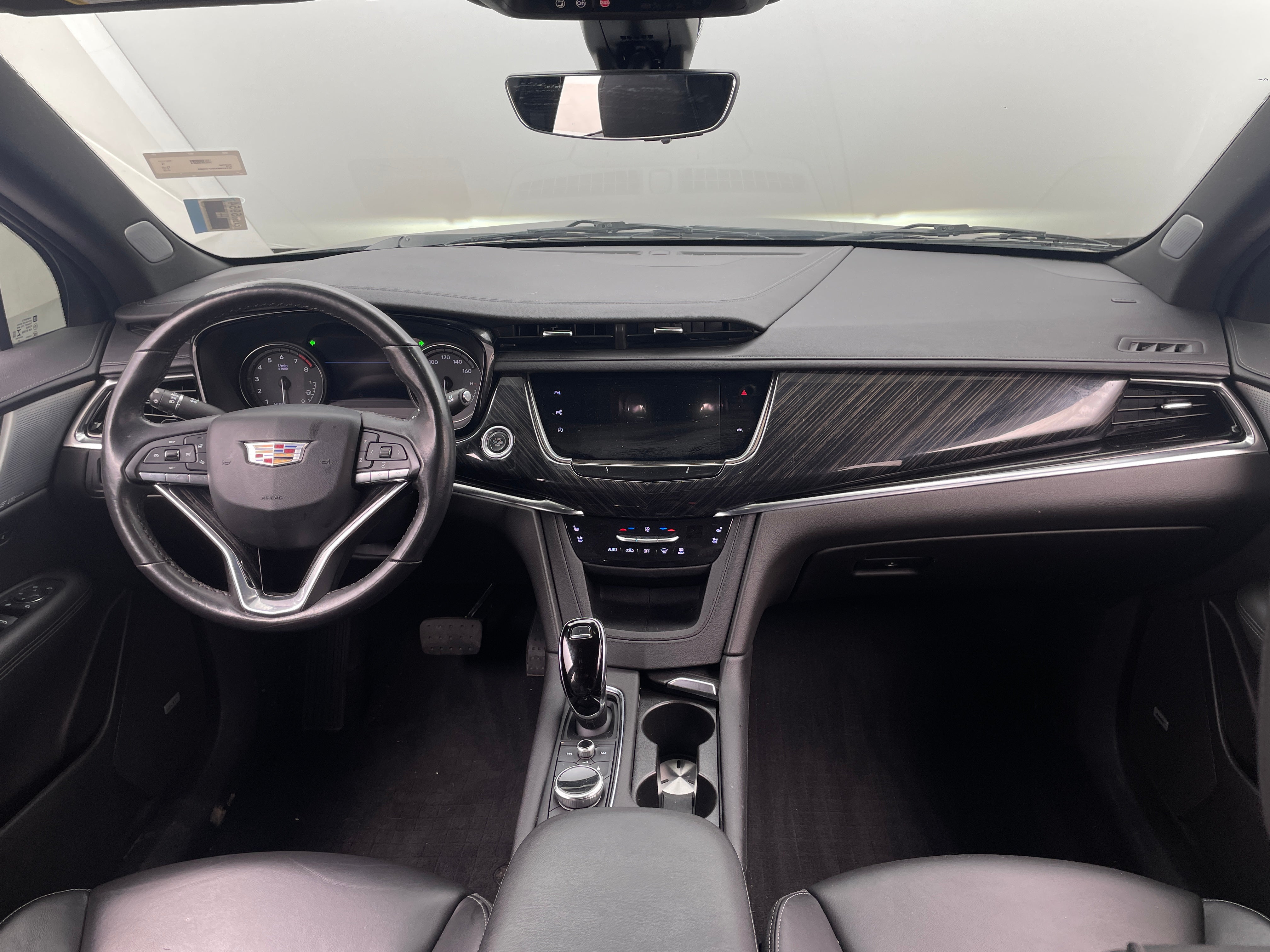 2022 Cadillac XT6 Premium Luxury 2