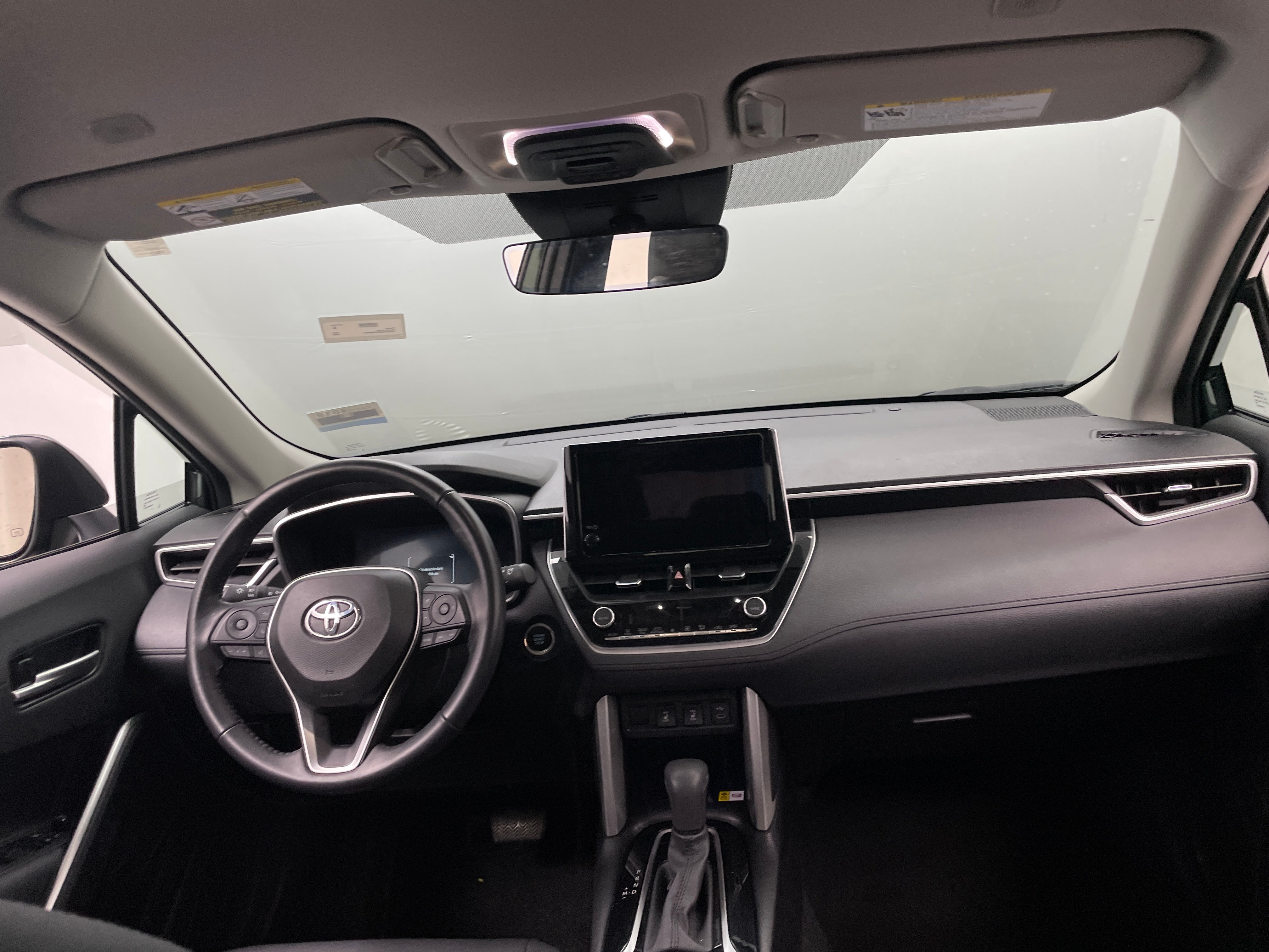 2023 Toyota Corolla Cross XLE 2