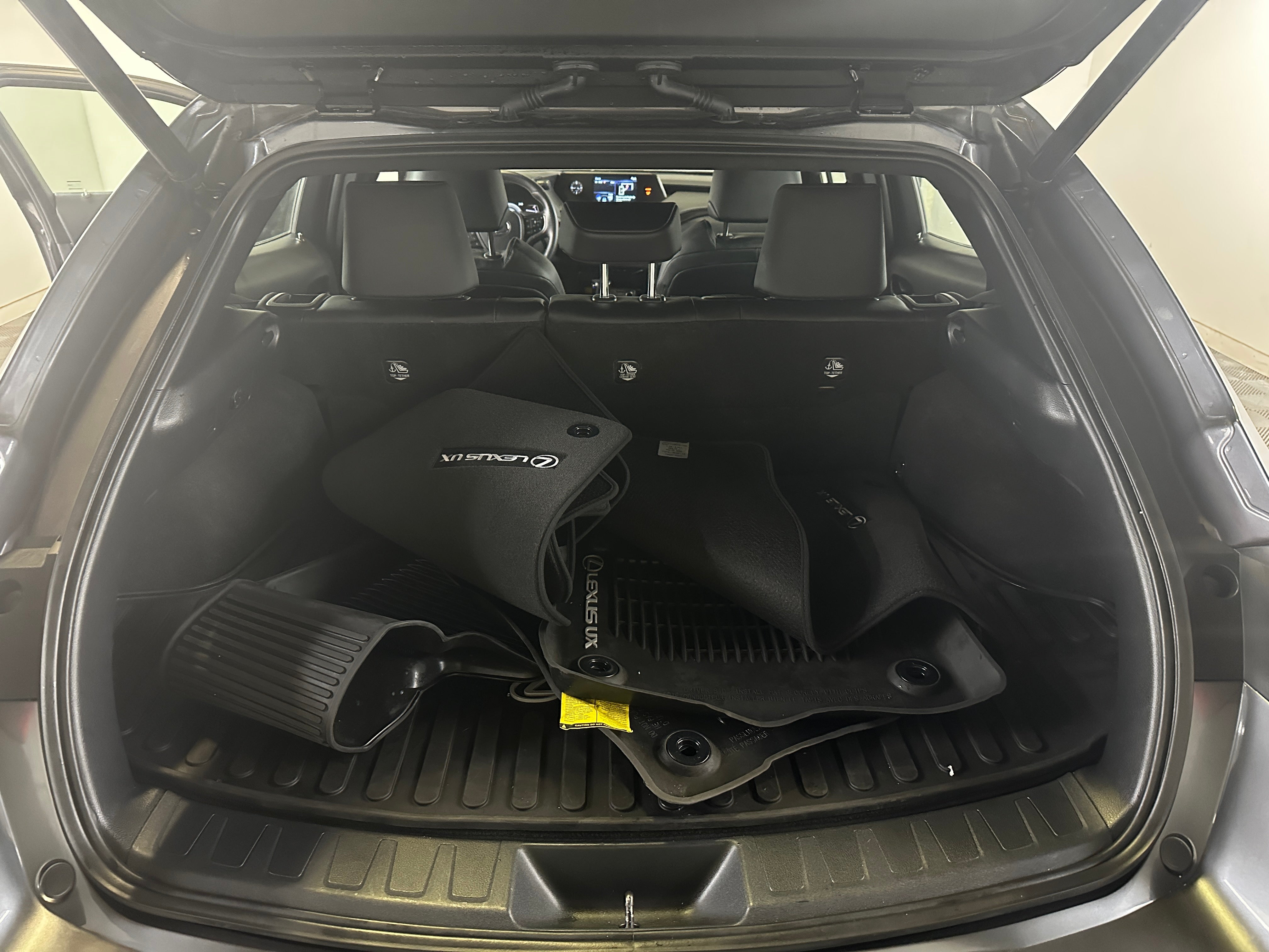 2022 Lexus UX 250h 5