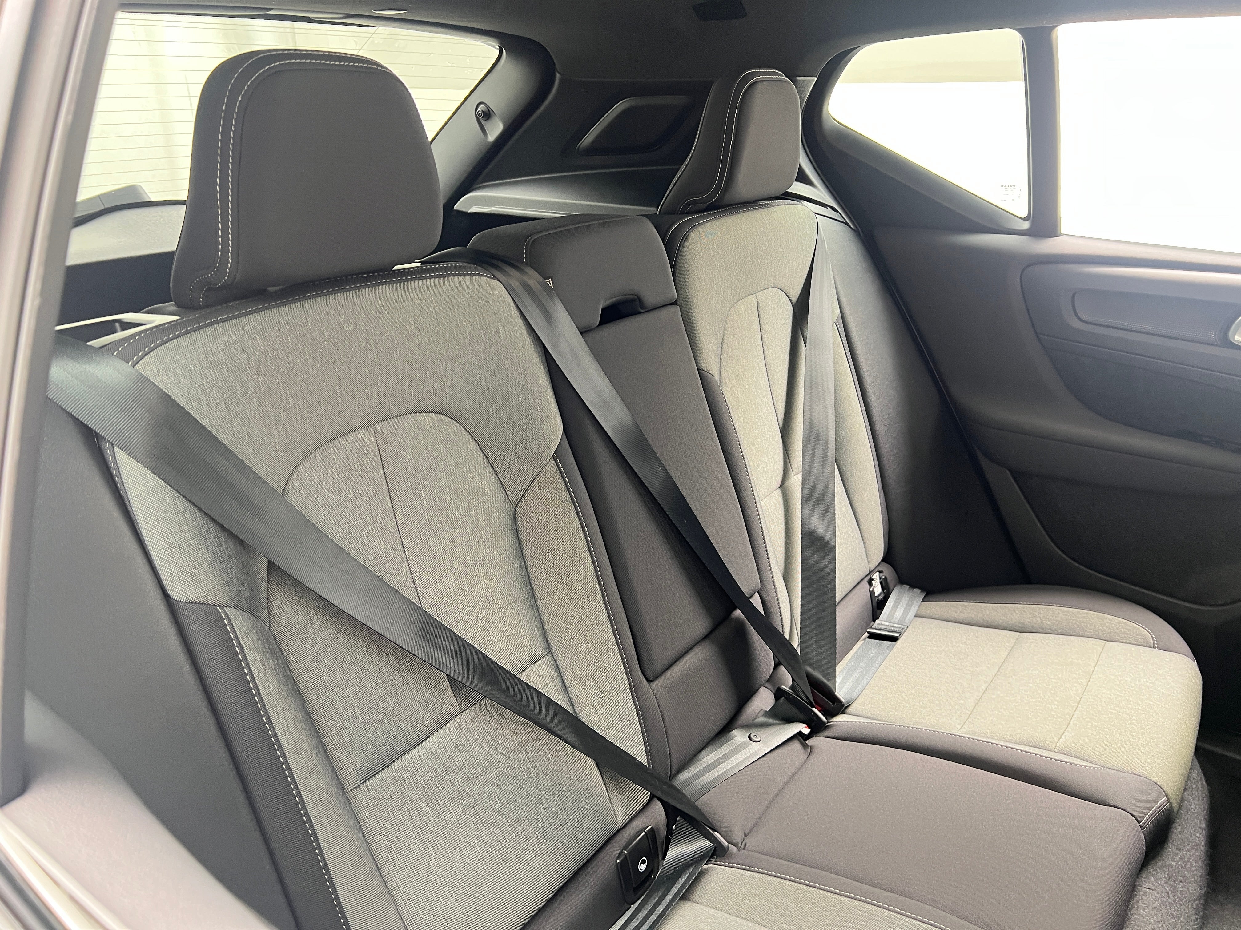 2024 Volvo XC40 B5 Core 6