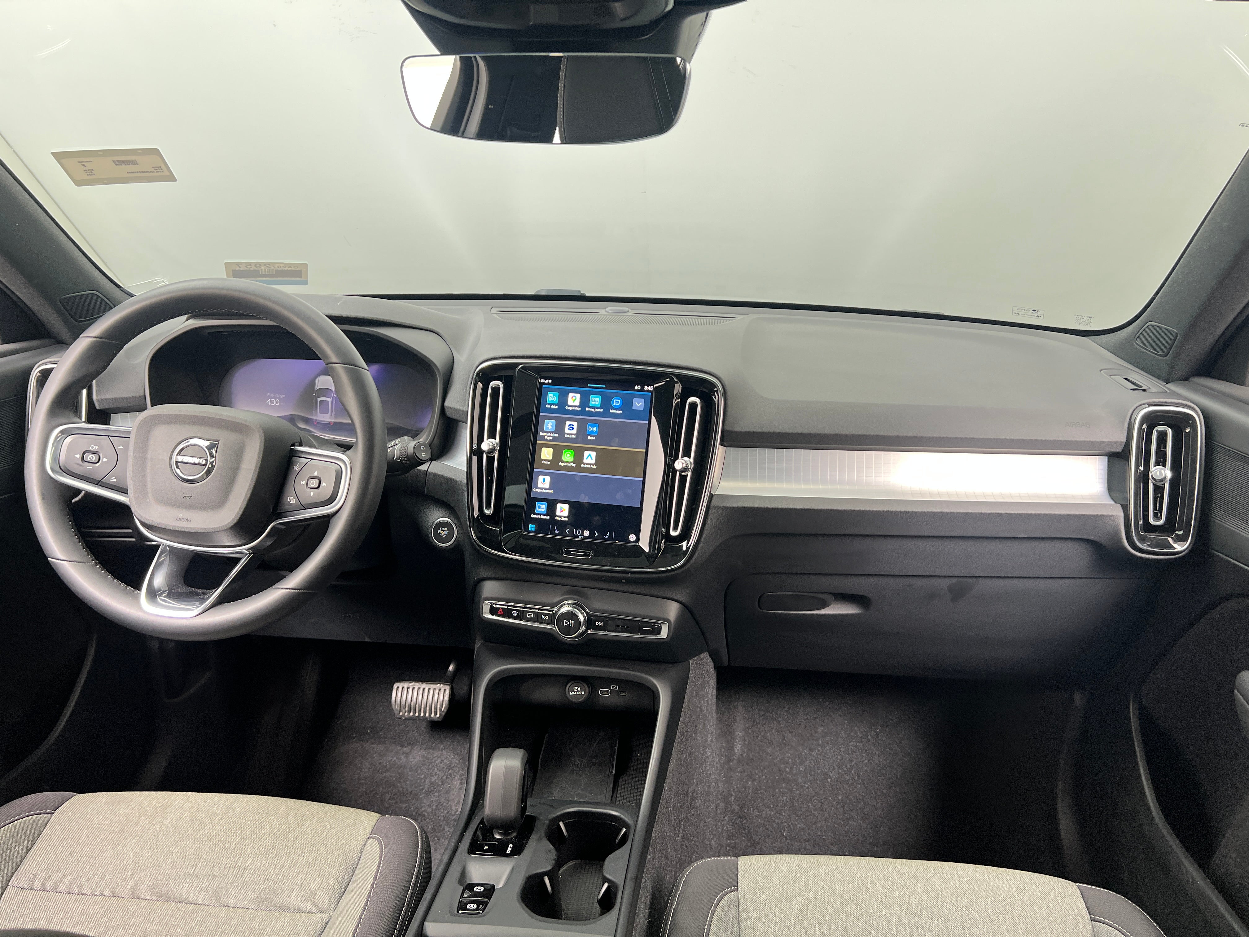 2024 Volvo XC40 B5 Core 3