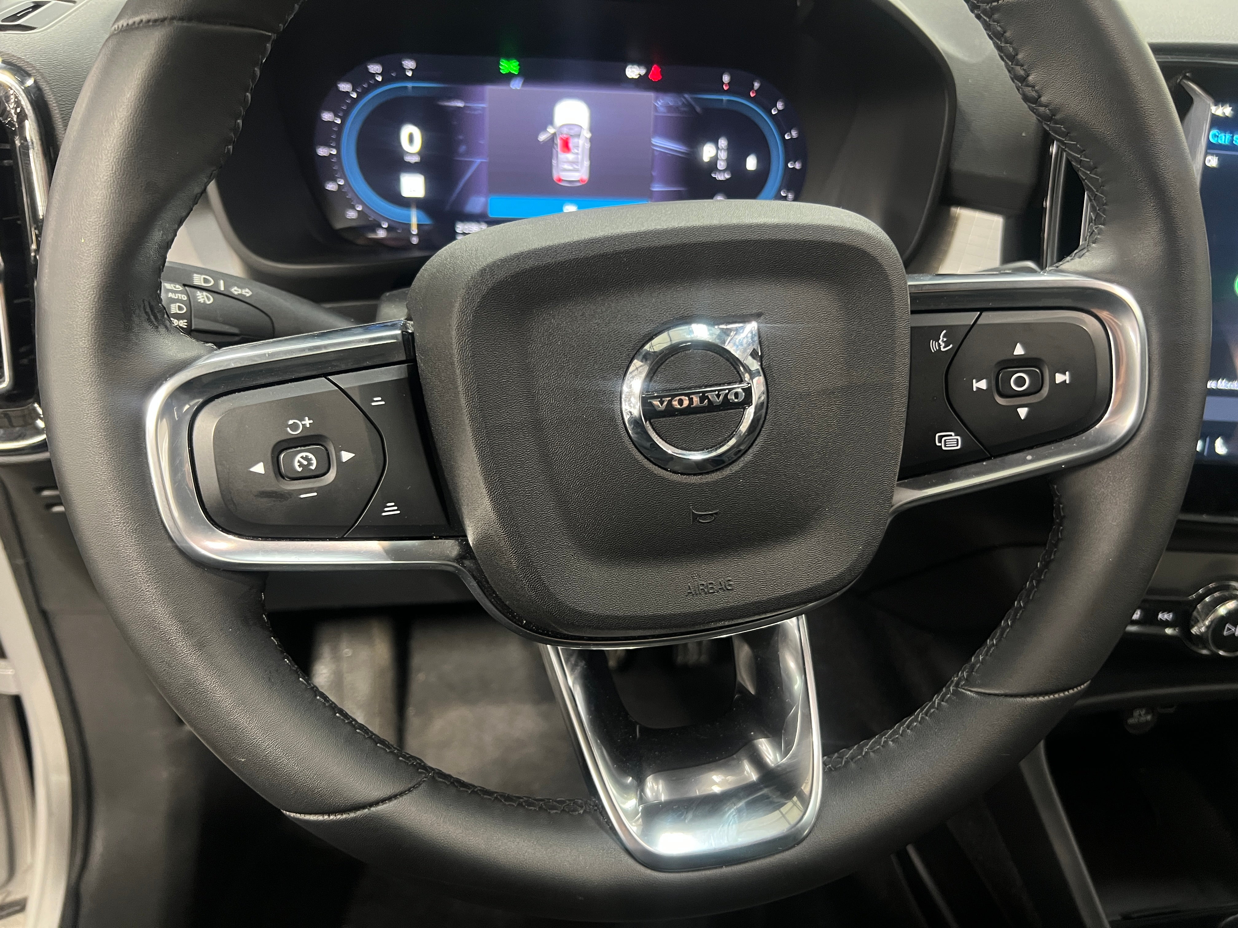 2024 Volvo XC40 B5 Core 5