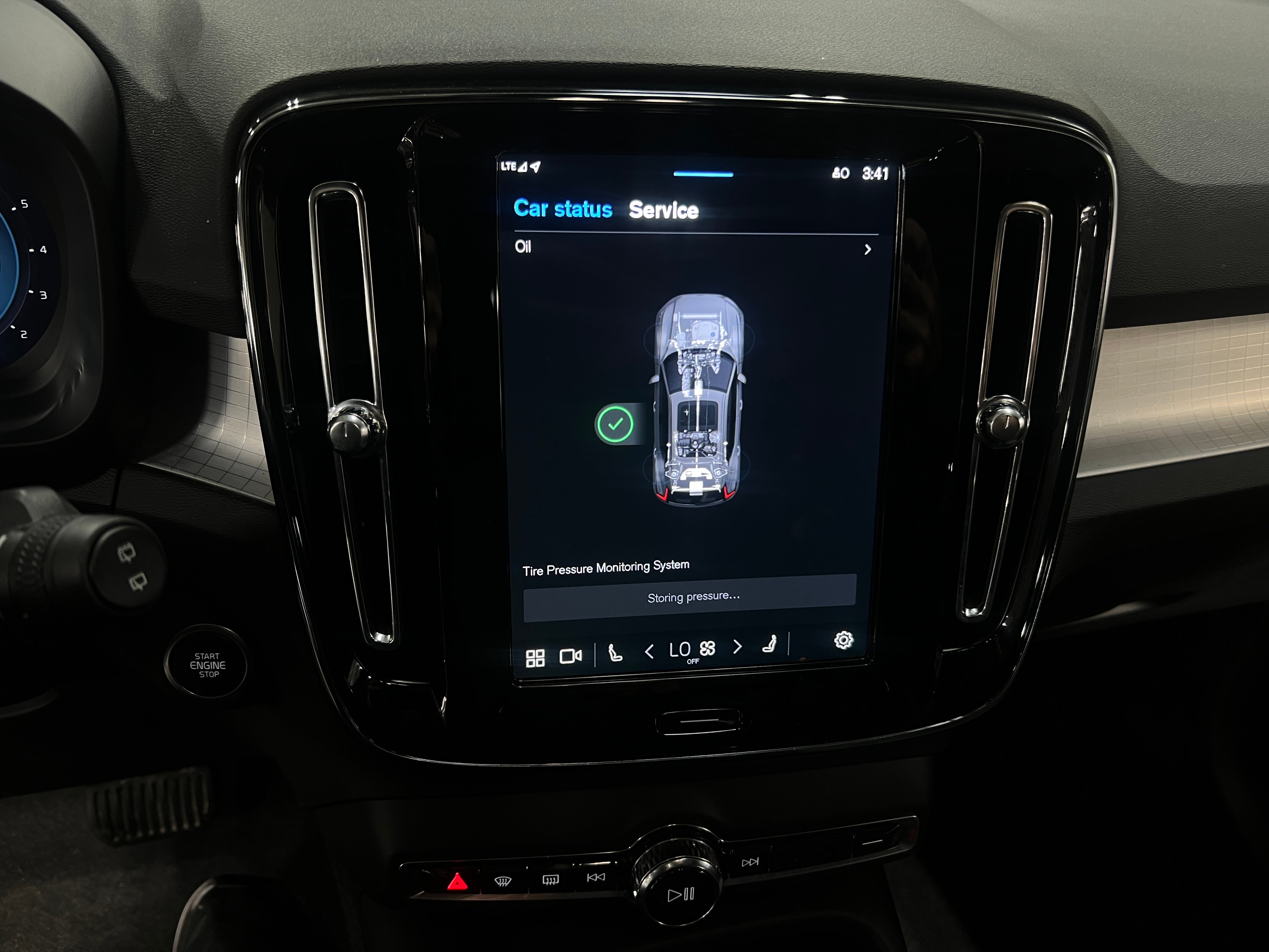 2024 Volvo XC40 B5 Core 4