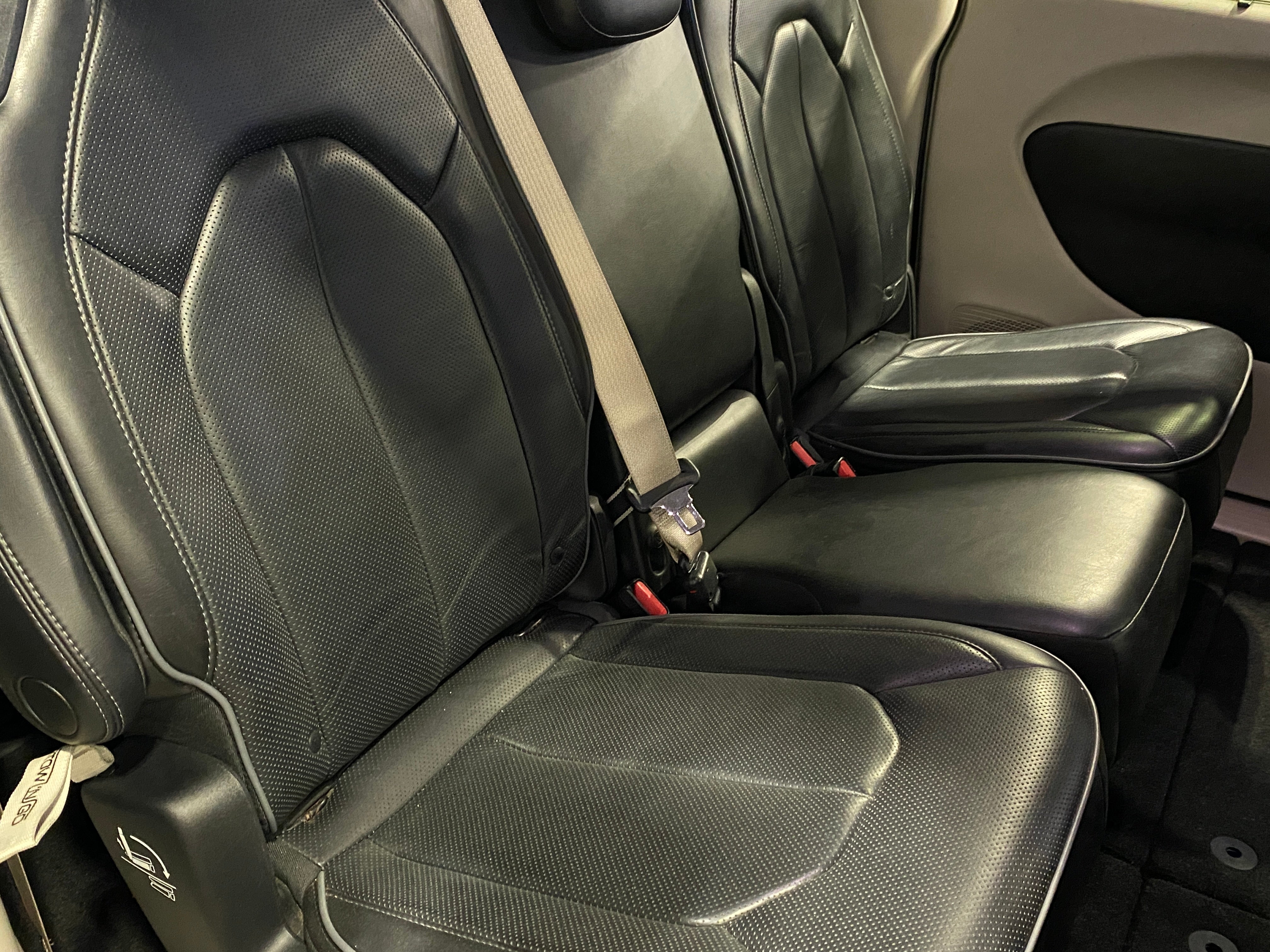 2019 Chrysler Pacifica Limited 5