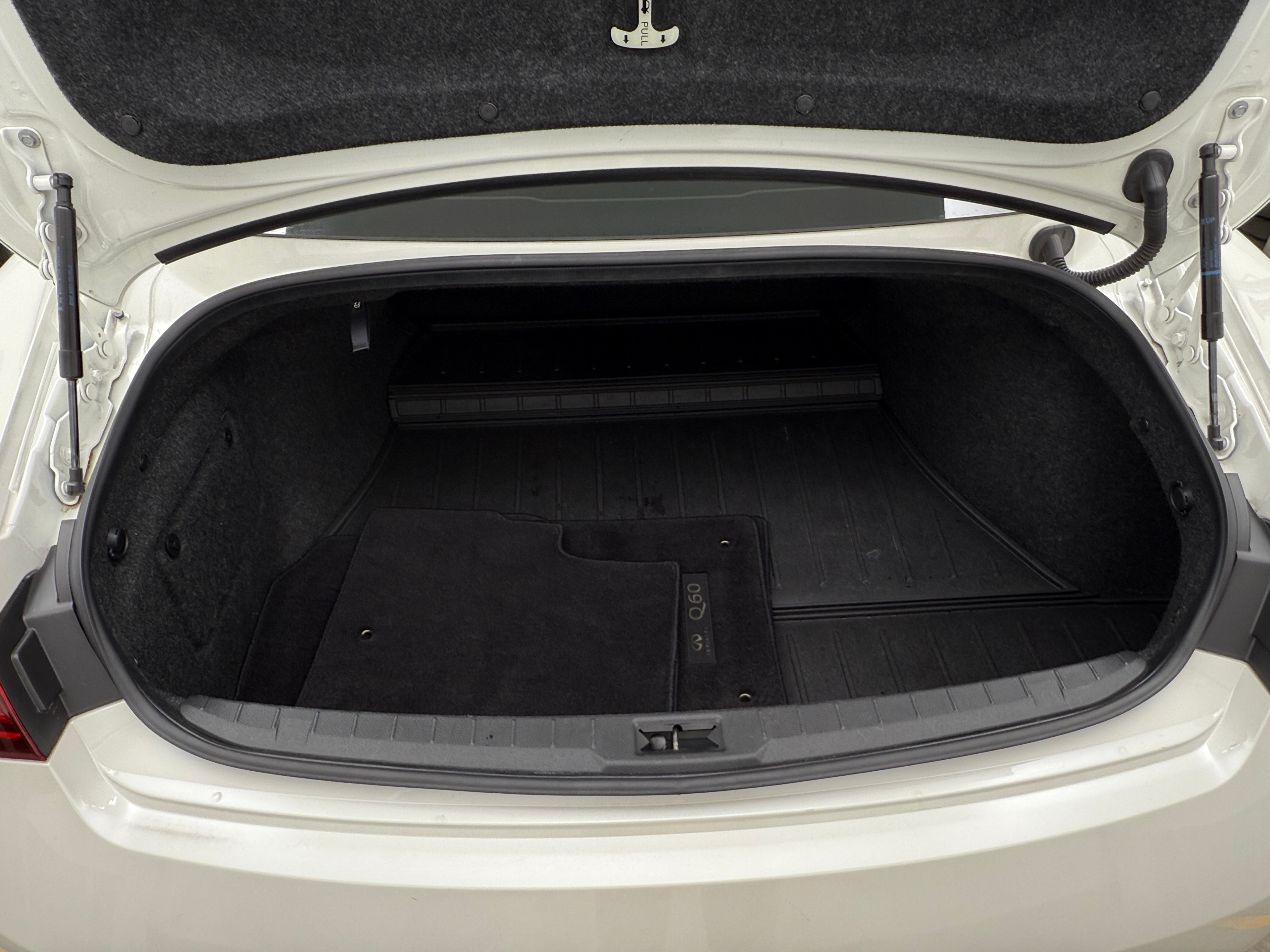 2018 INFINITI Q60 Luxe 6