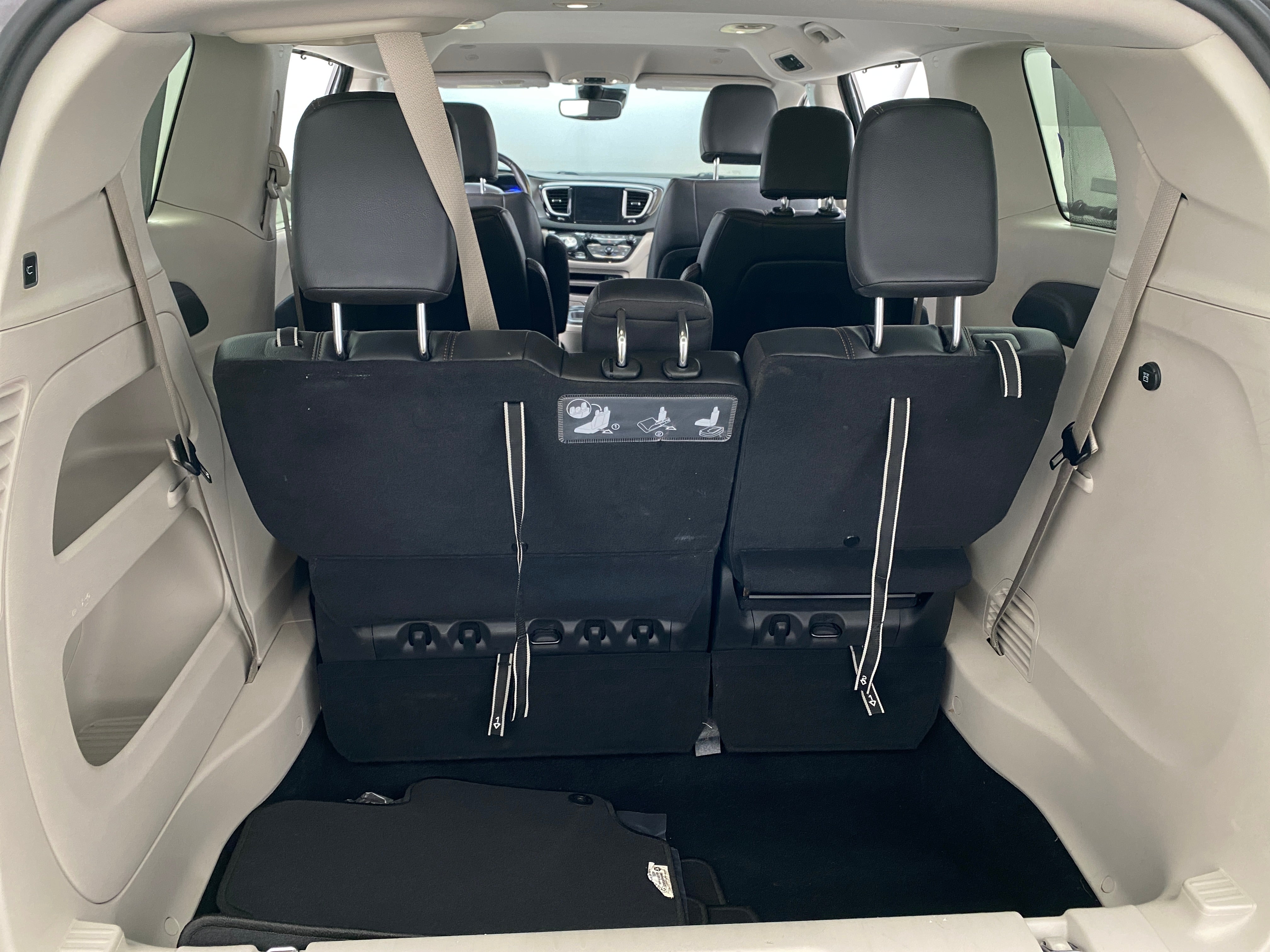 2020 Chrysler Pacifica Touring L 6