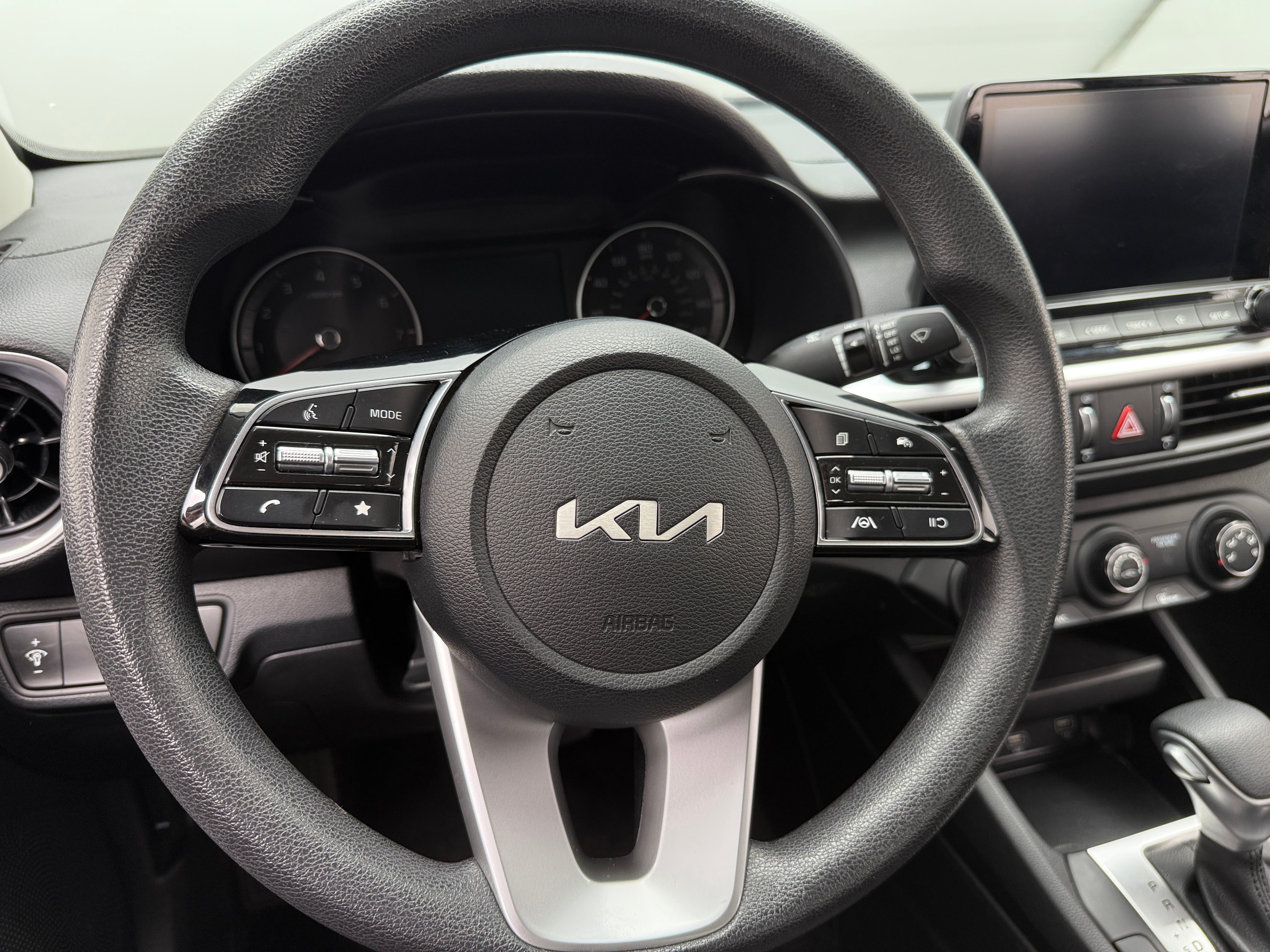 2024 Kia Forte LXS 5