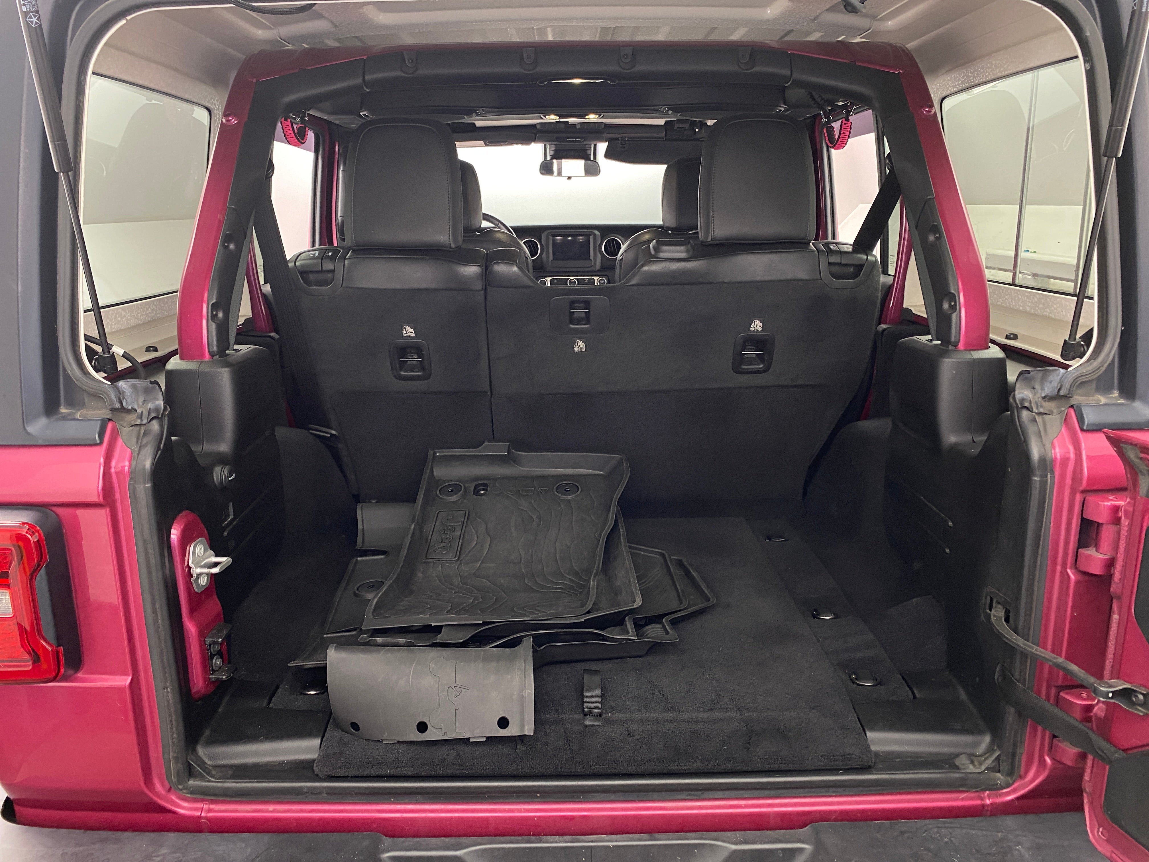 2021 Jeep Wrangler Unlimited Sahara 6