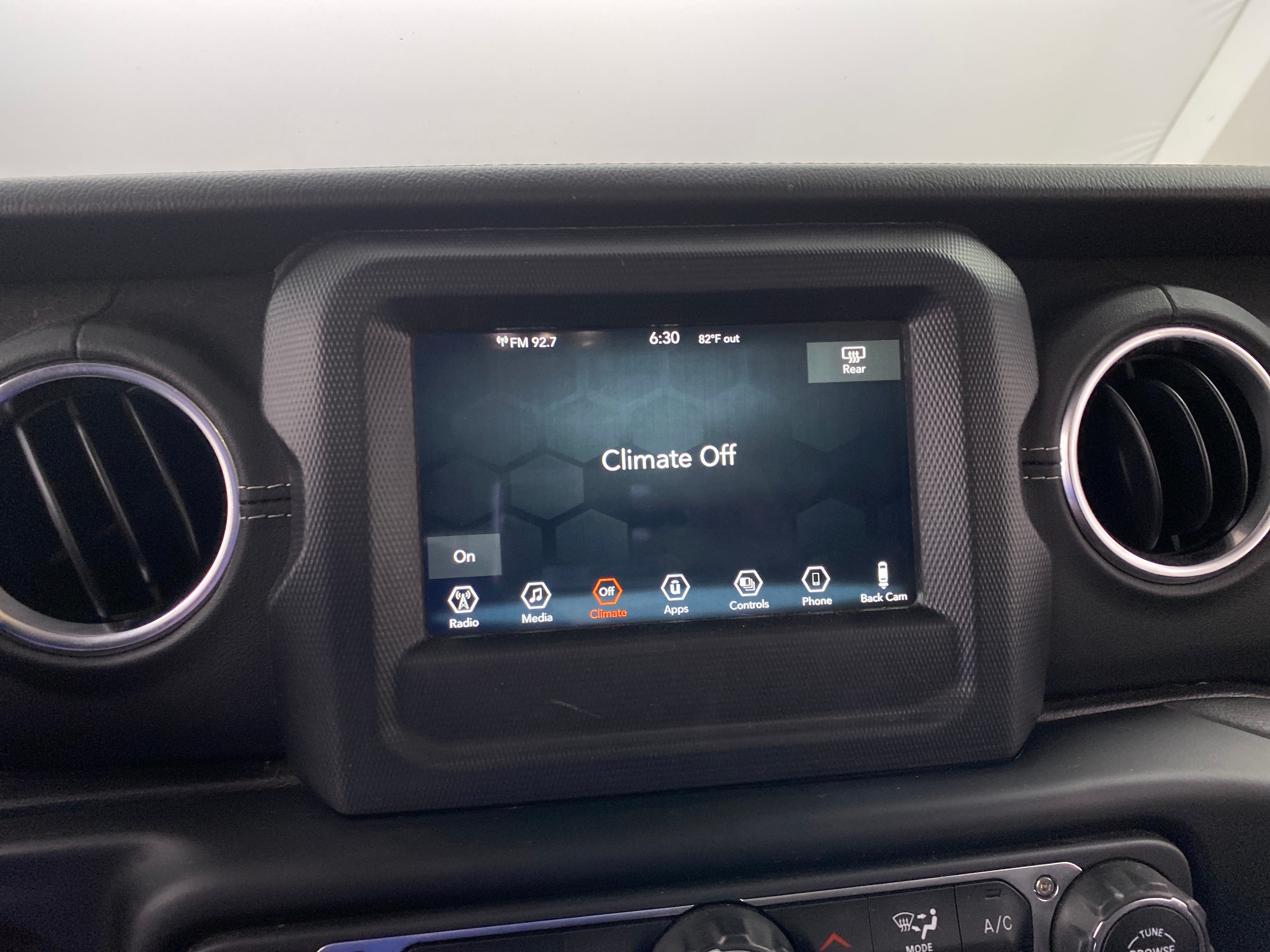 2021 Jeep Wrangler Unlimited Sahara 3