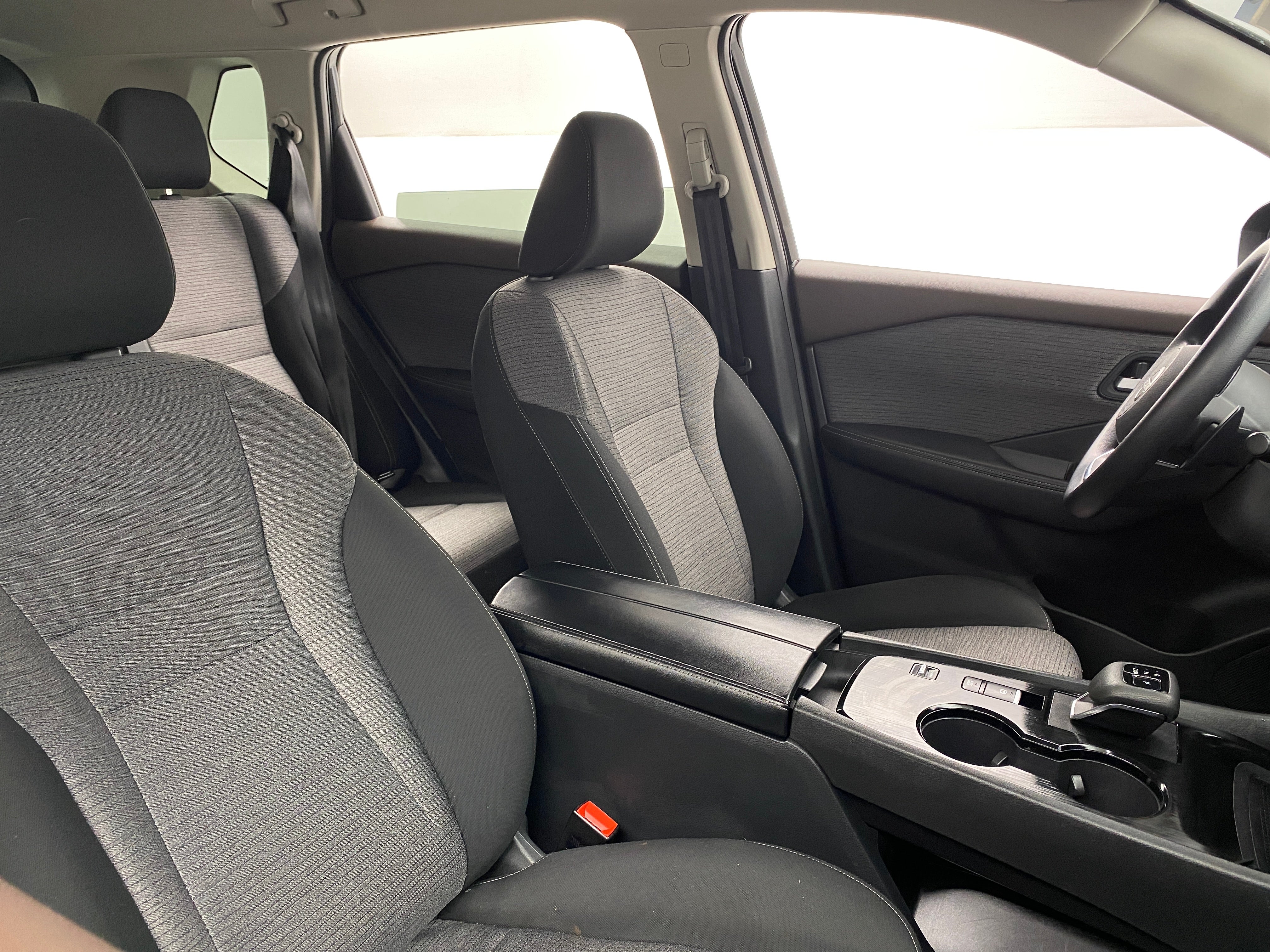 2023 Nissan Rogue SV 2