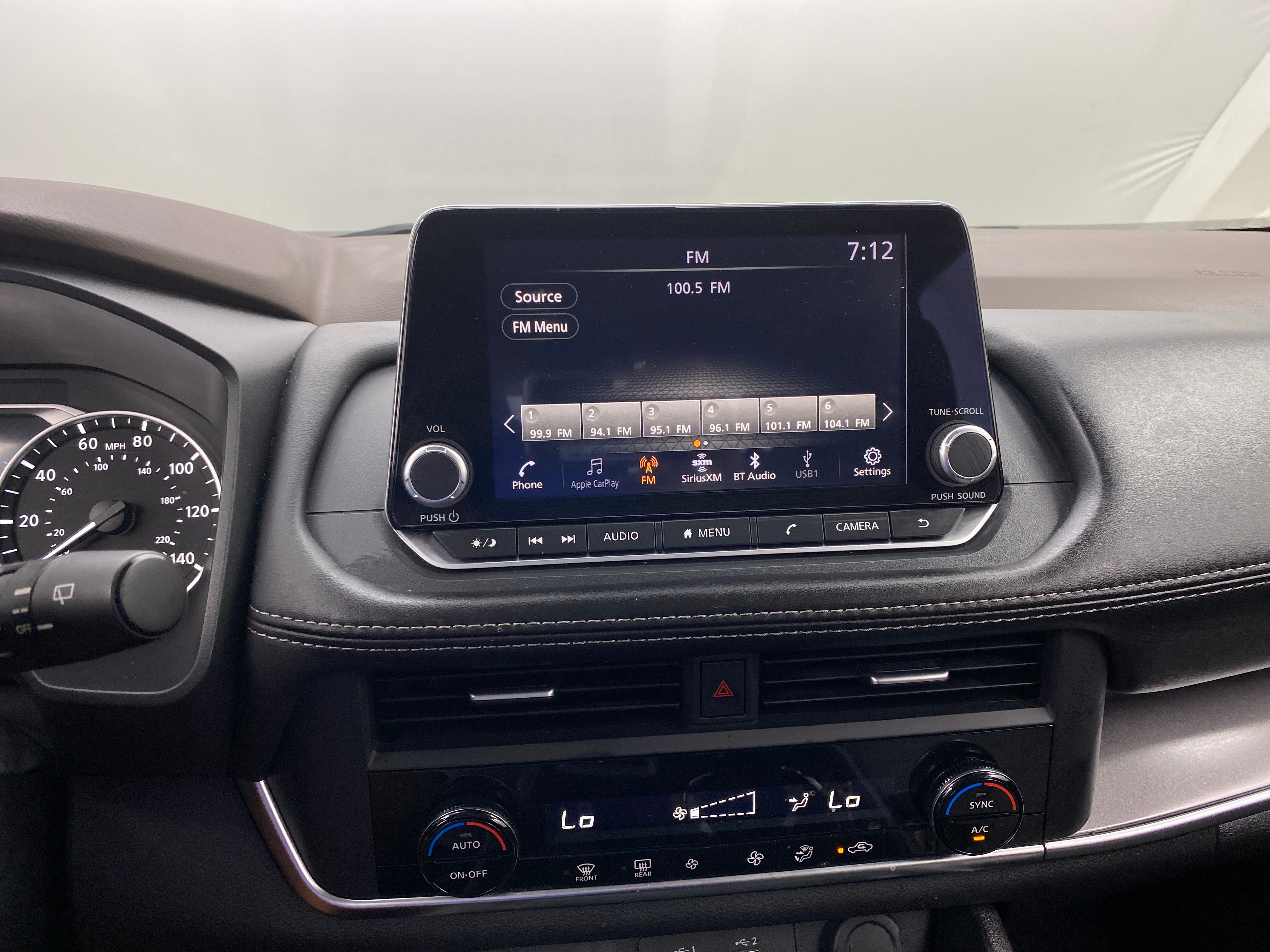 2023 Nissan Rogue SV 4