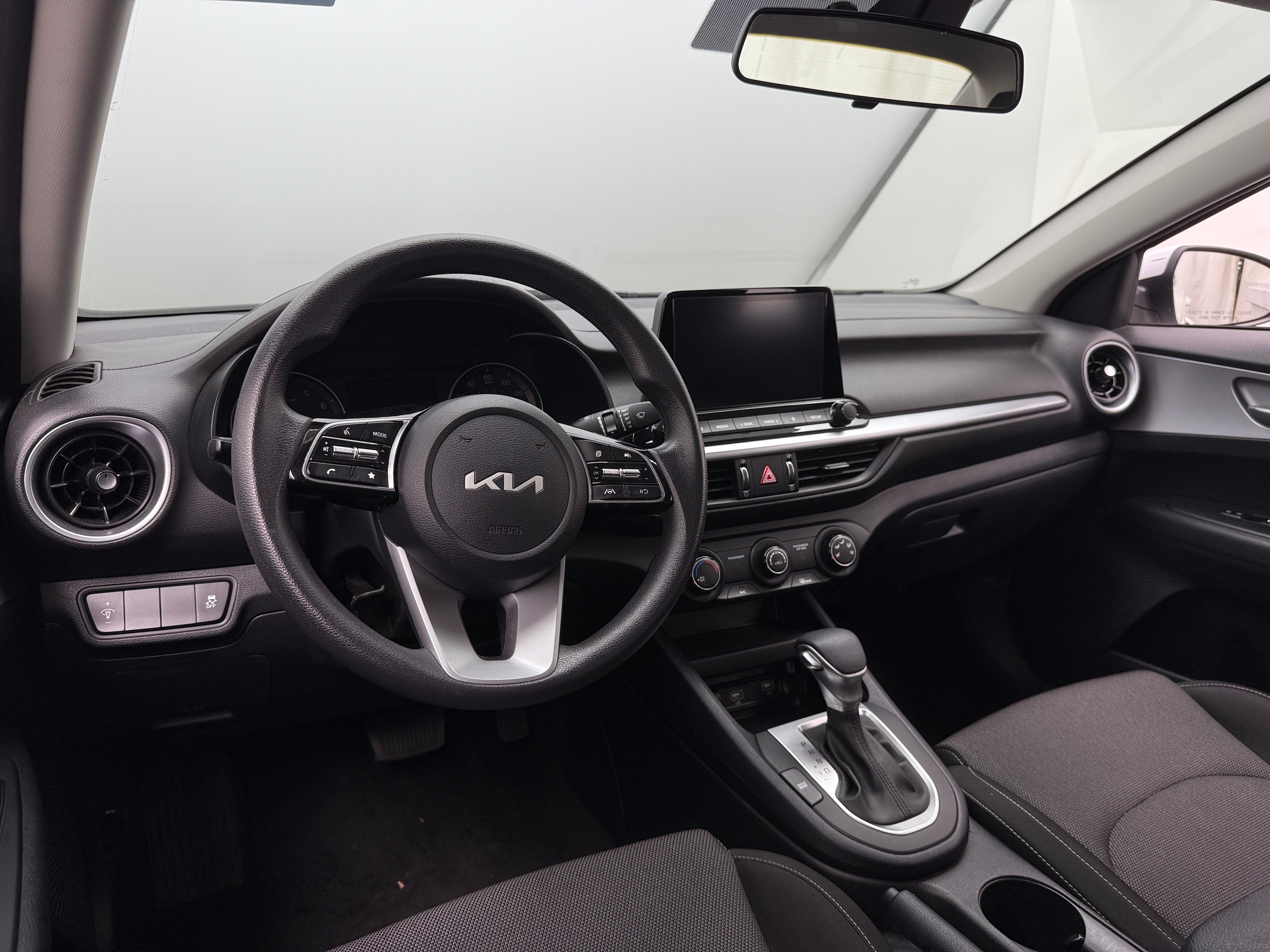 2024 Kia Forte LXS 3