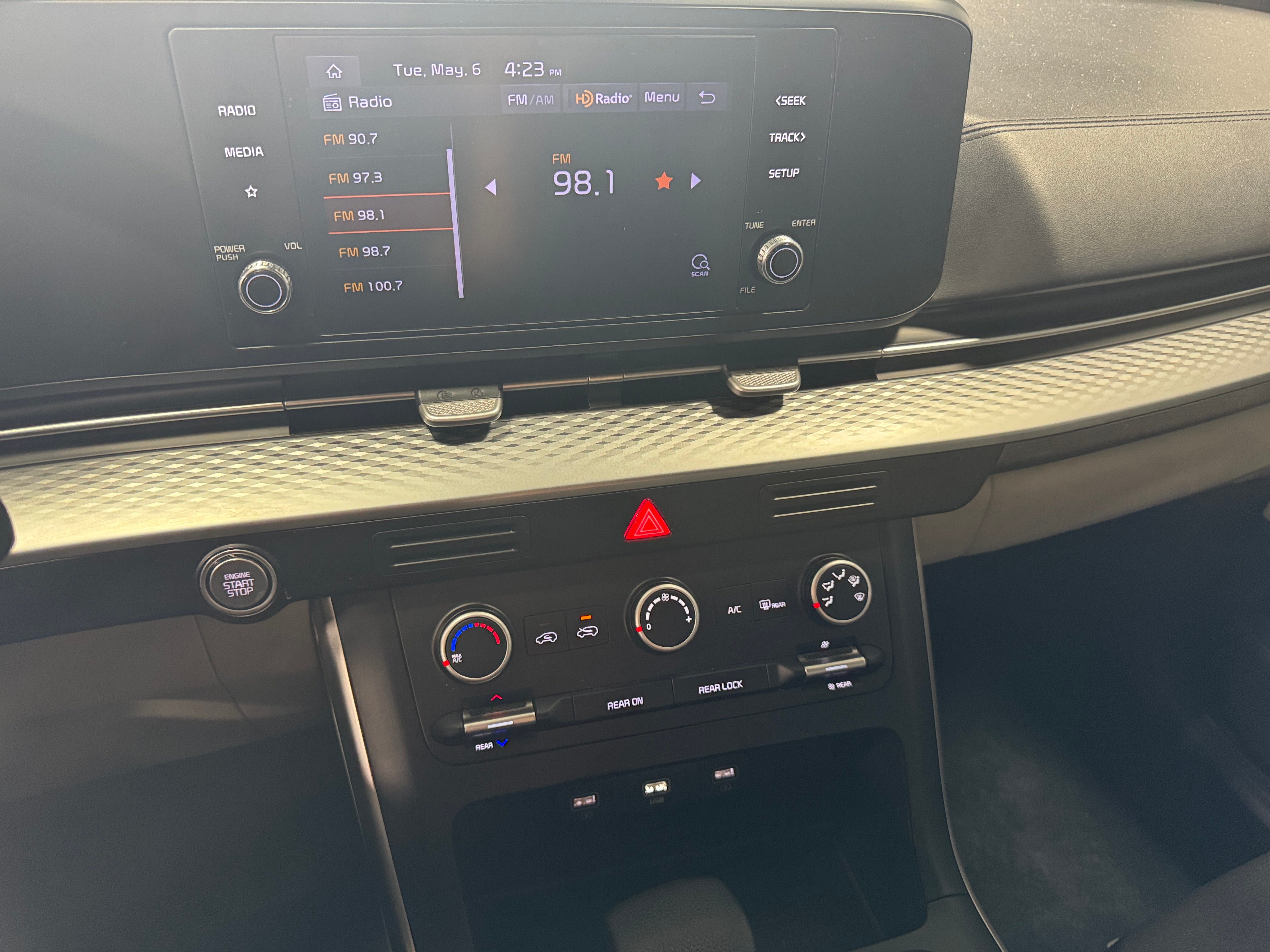 2022 Kia Carnival LX 4