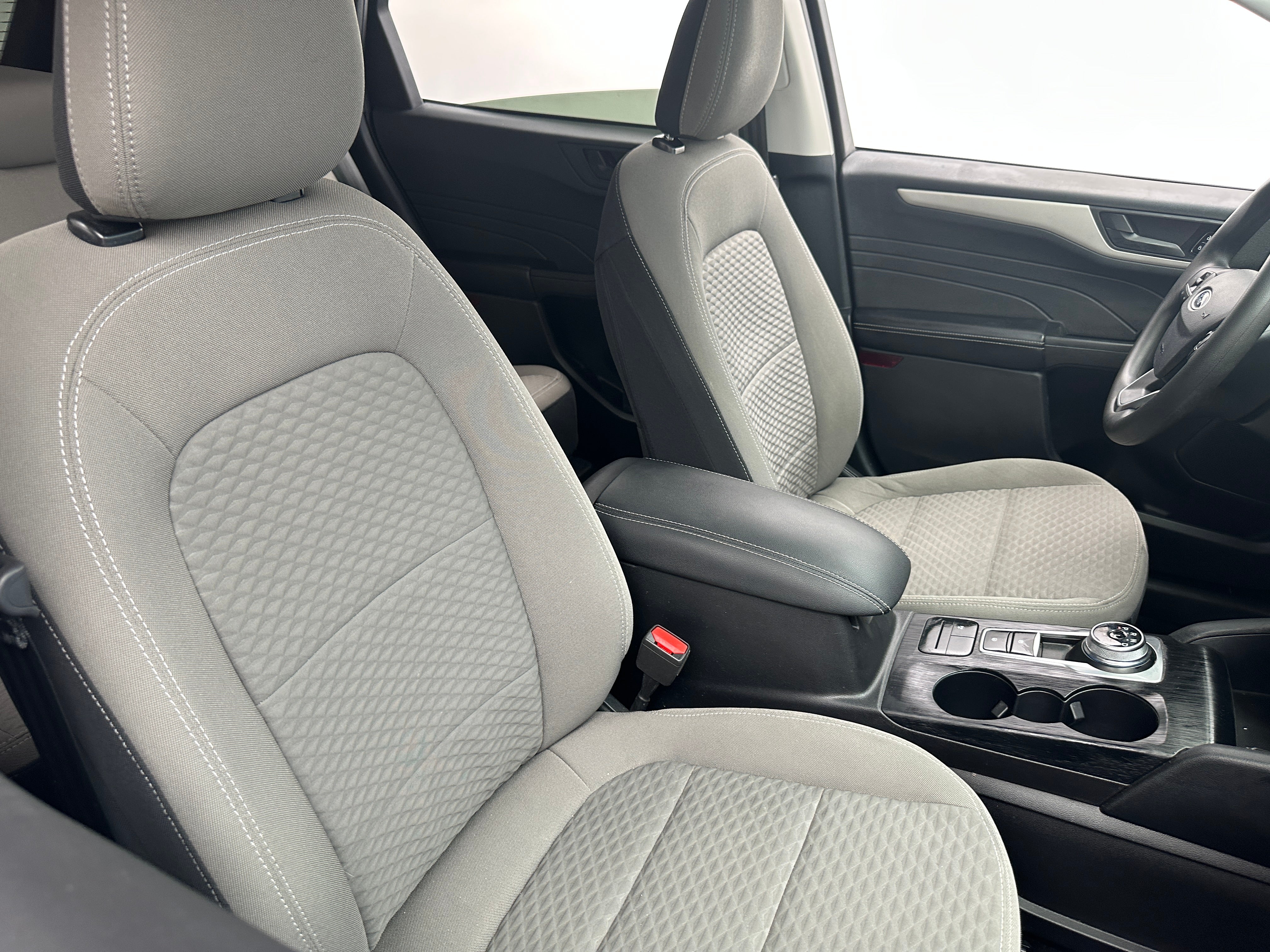 2022 Ford Escape SE Sport Hybrid 2