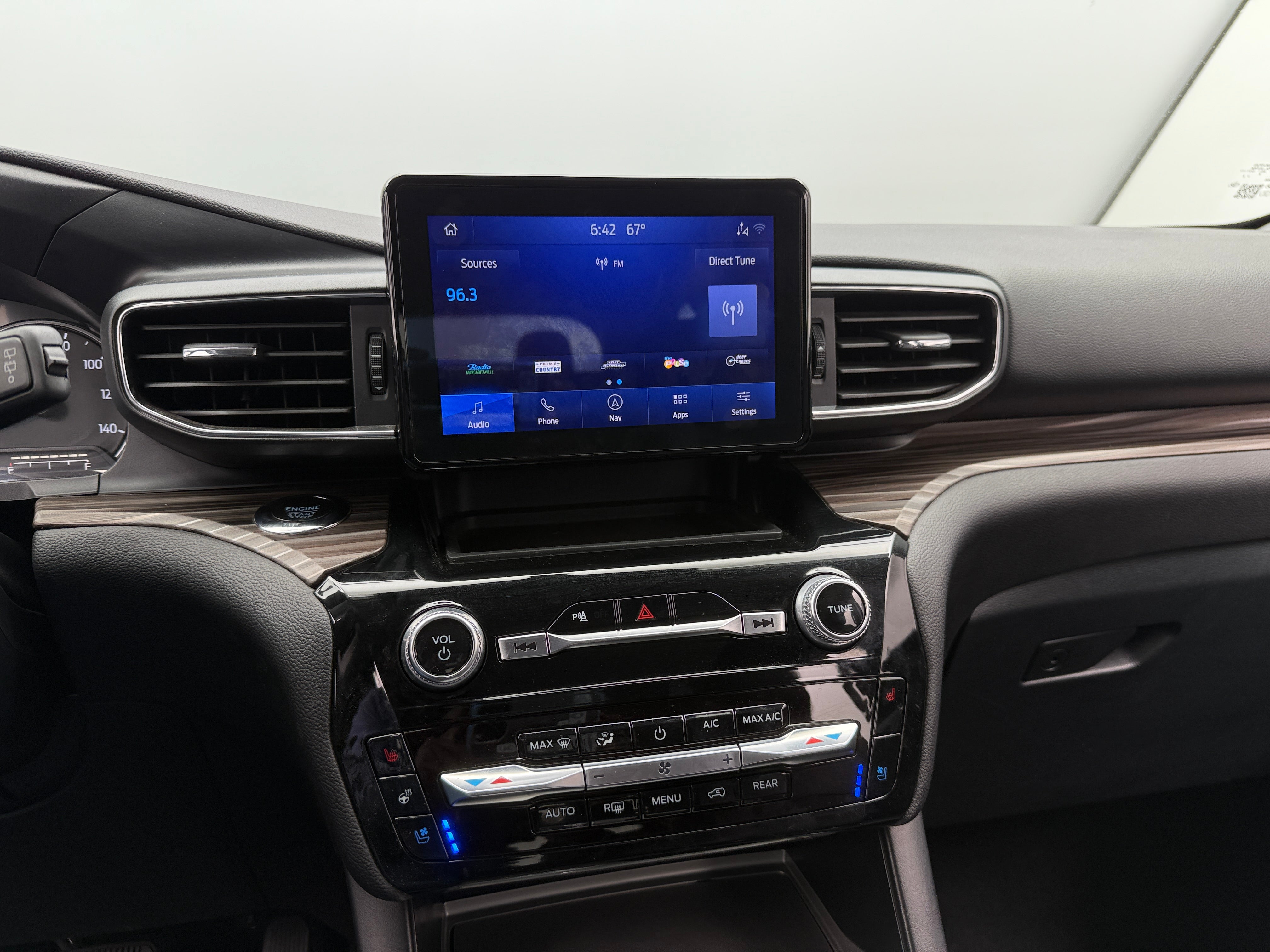 2024 Ford Explorer Limited 3