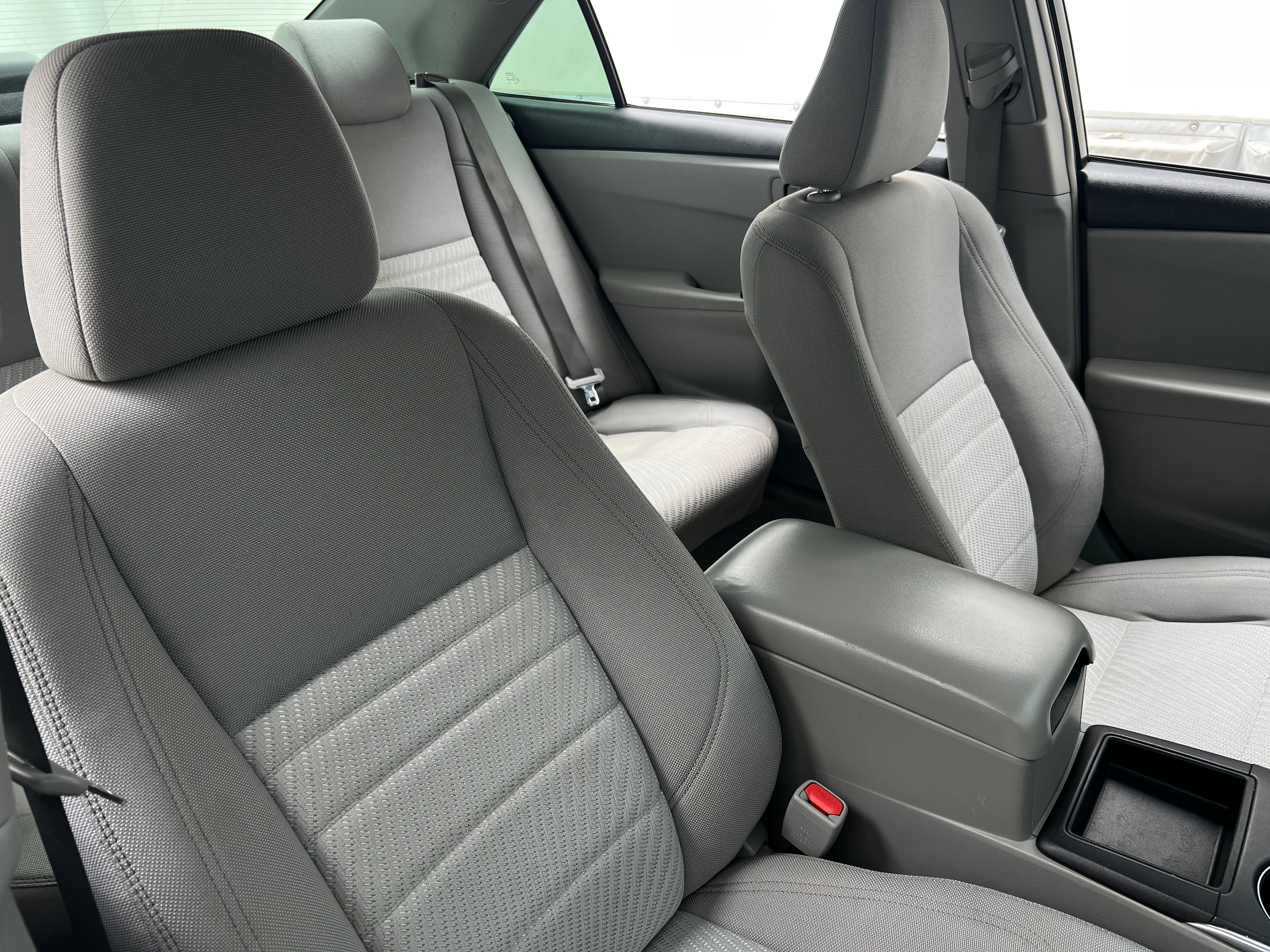 2017 Toyota Camry LE 2