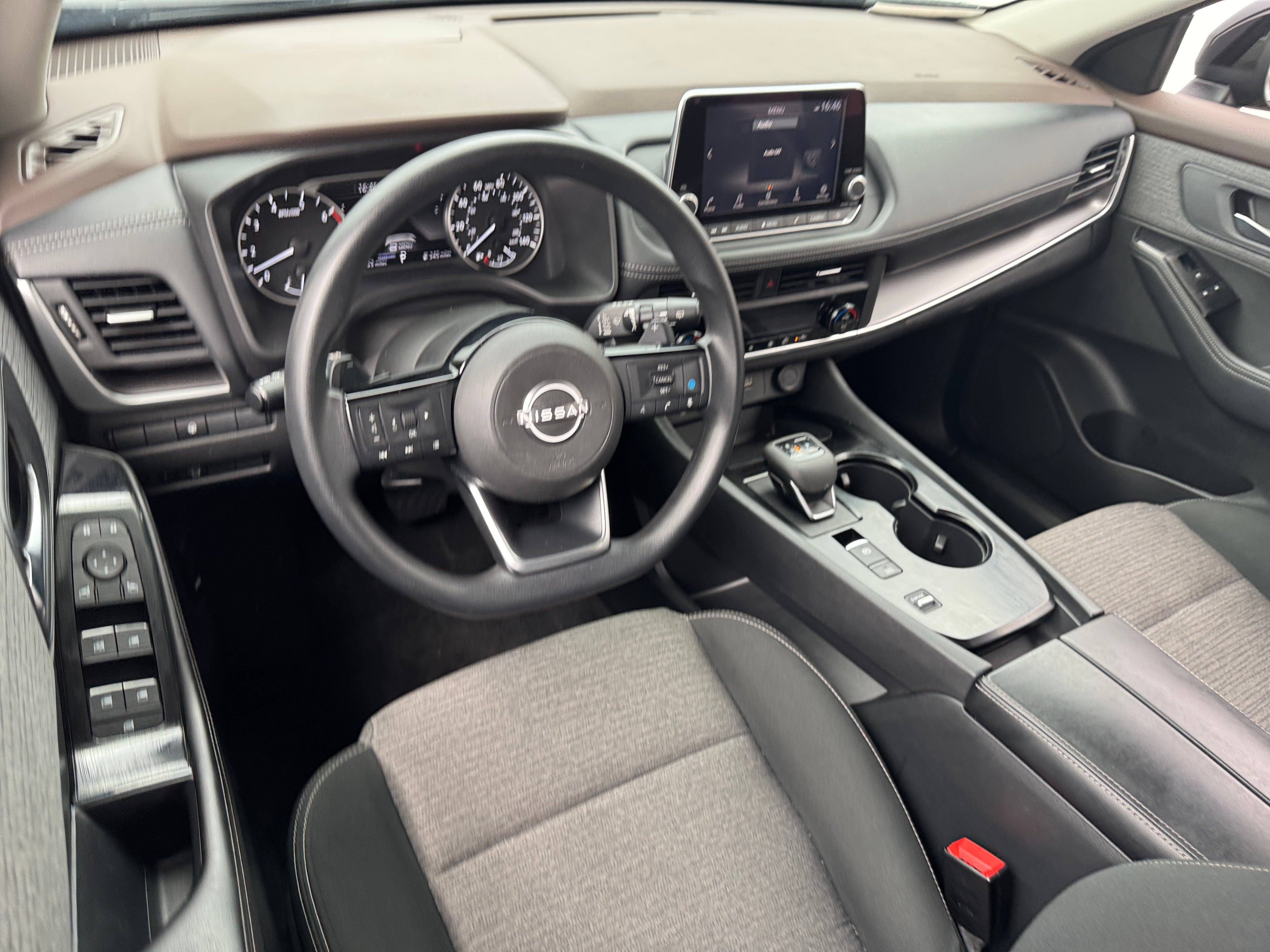 2023 Nissan Rogue SV 3