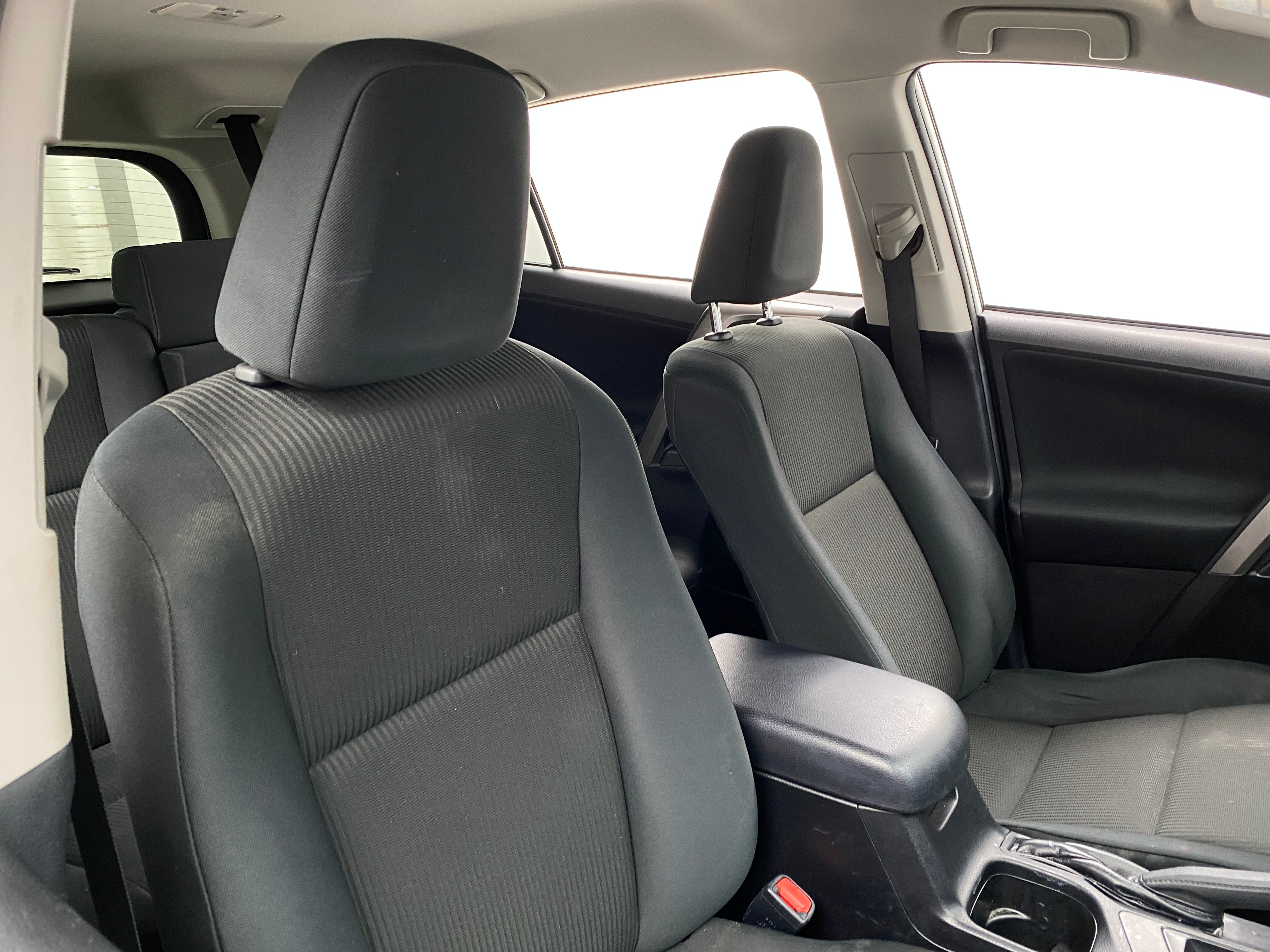 2018 Toyota RAV4 LE 2