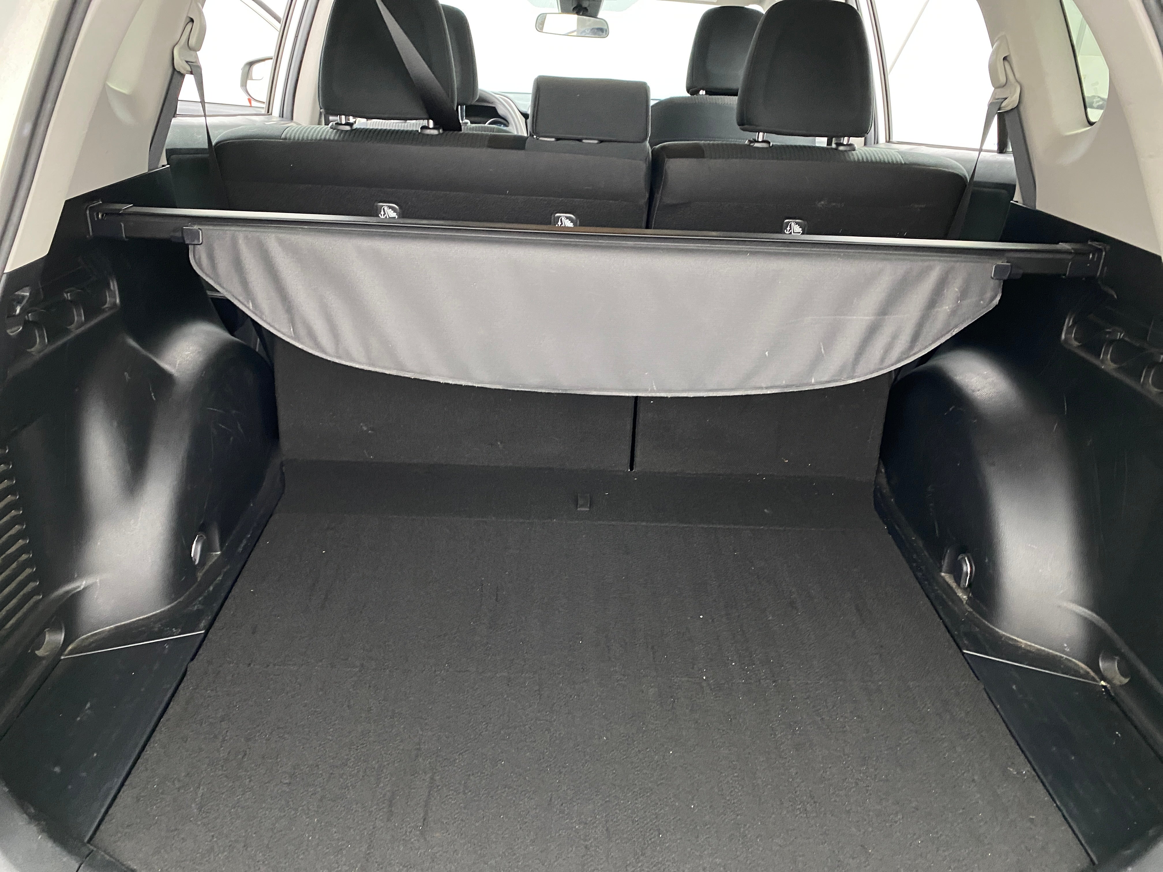 2018 Toyota RAV4 LE 7