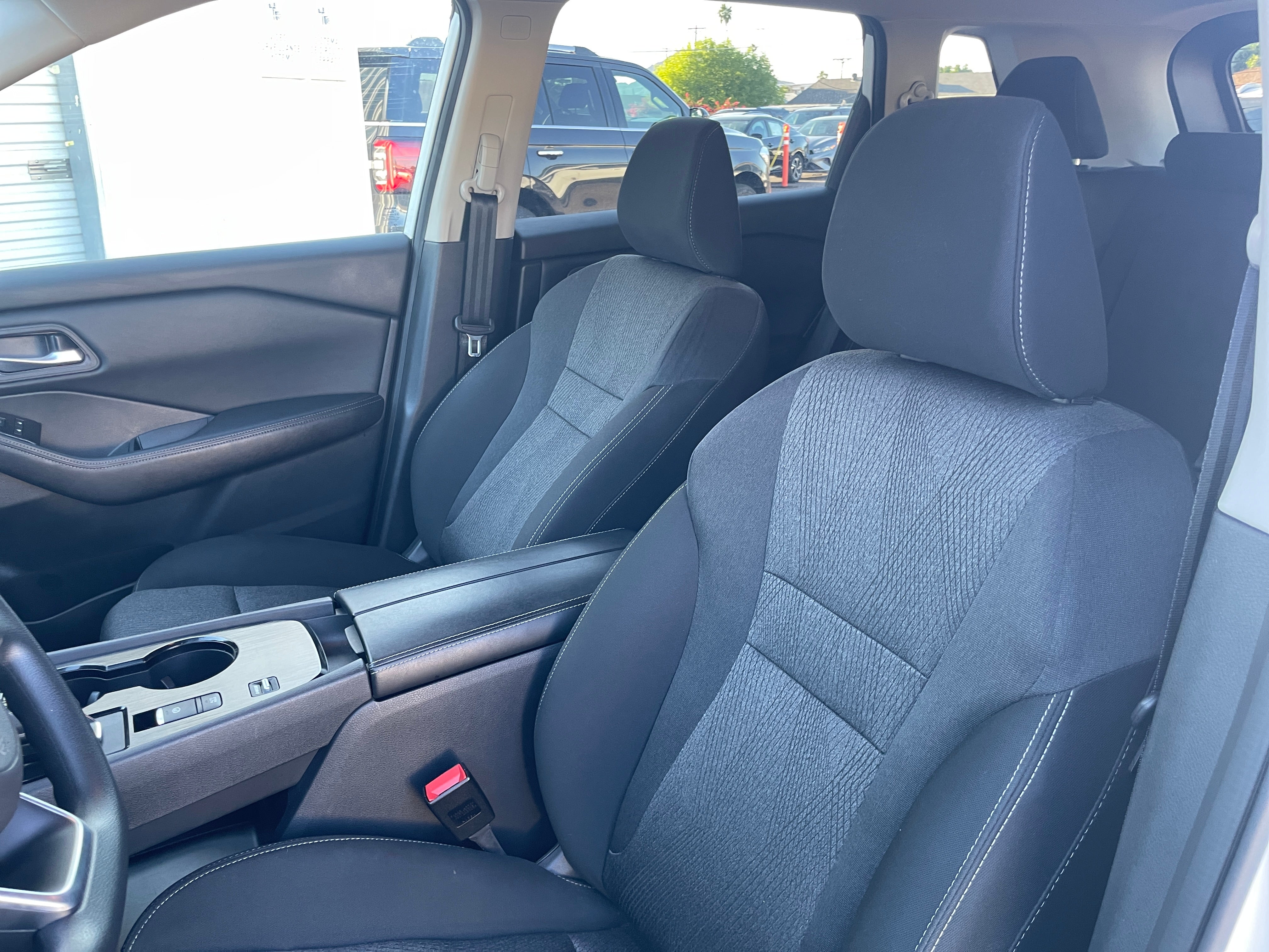 2024 Nissan Rogue SV 2