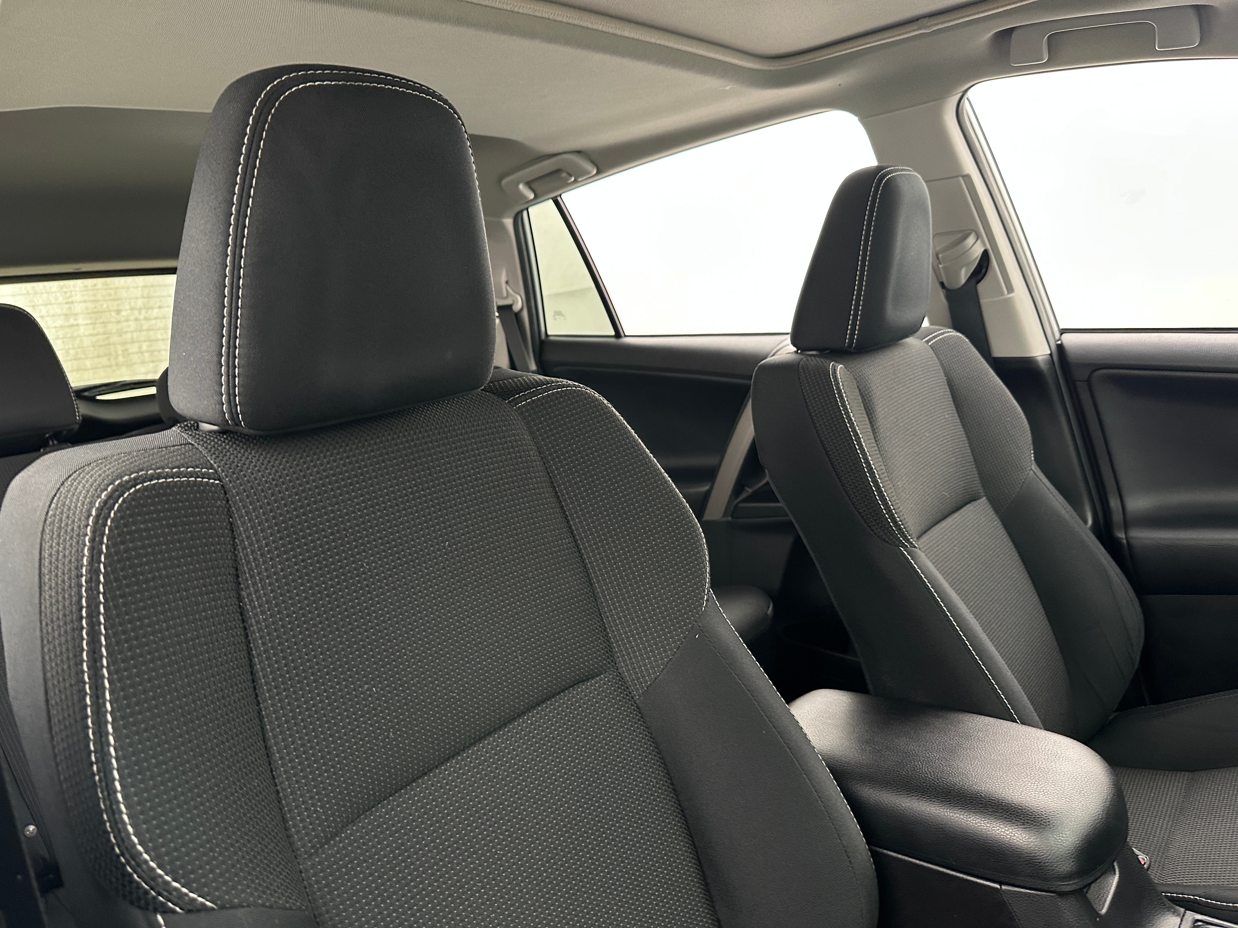 2018 Toyota RAV4 XLE 2