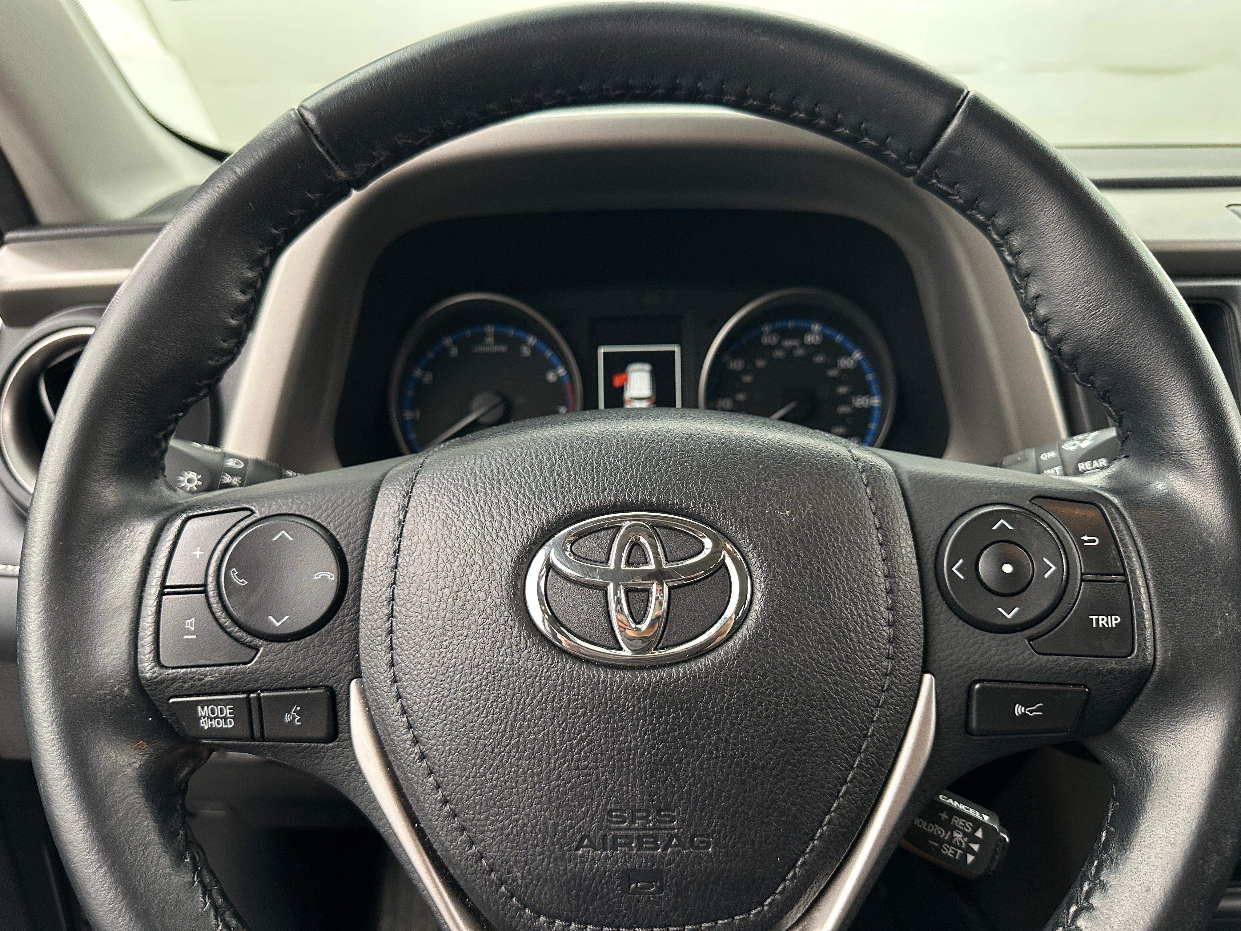 2018 Toyota RAV4 XLE 5