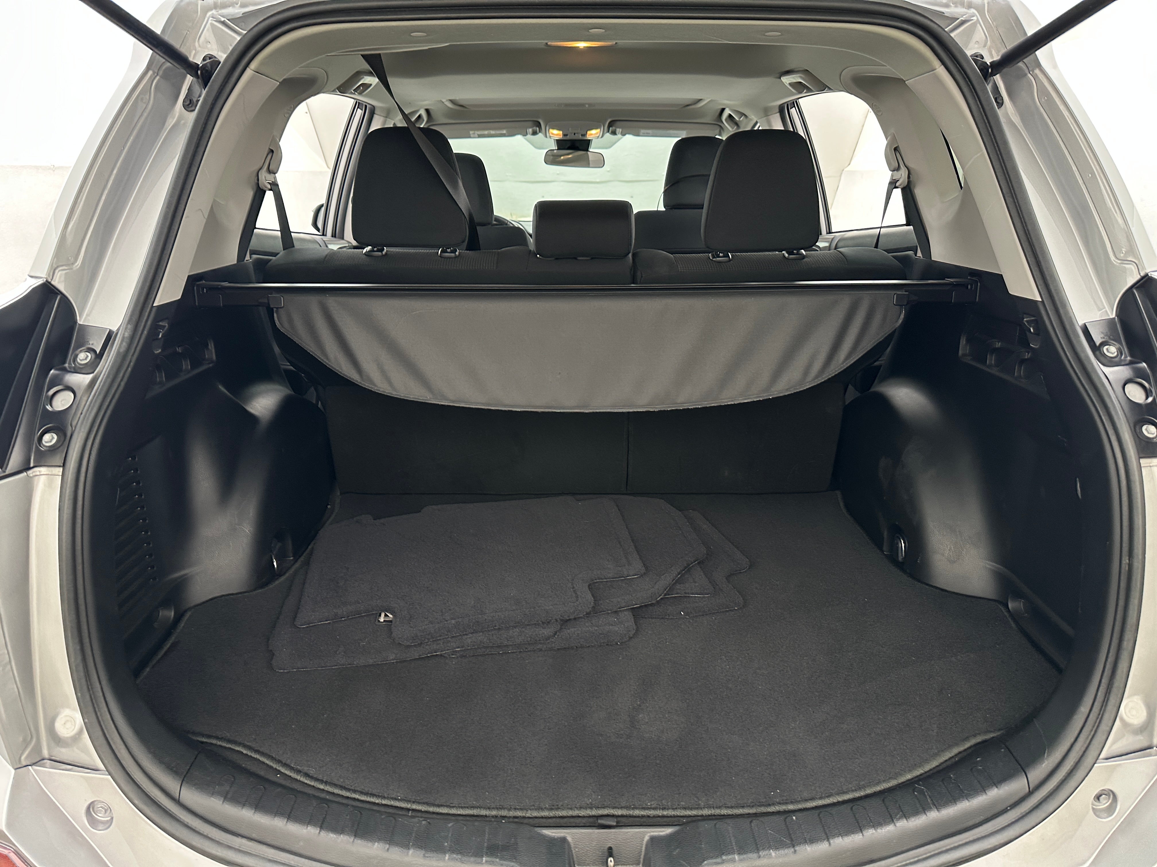 2018 Toyota RAV4 XLE 7