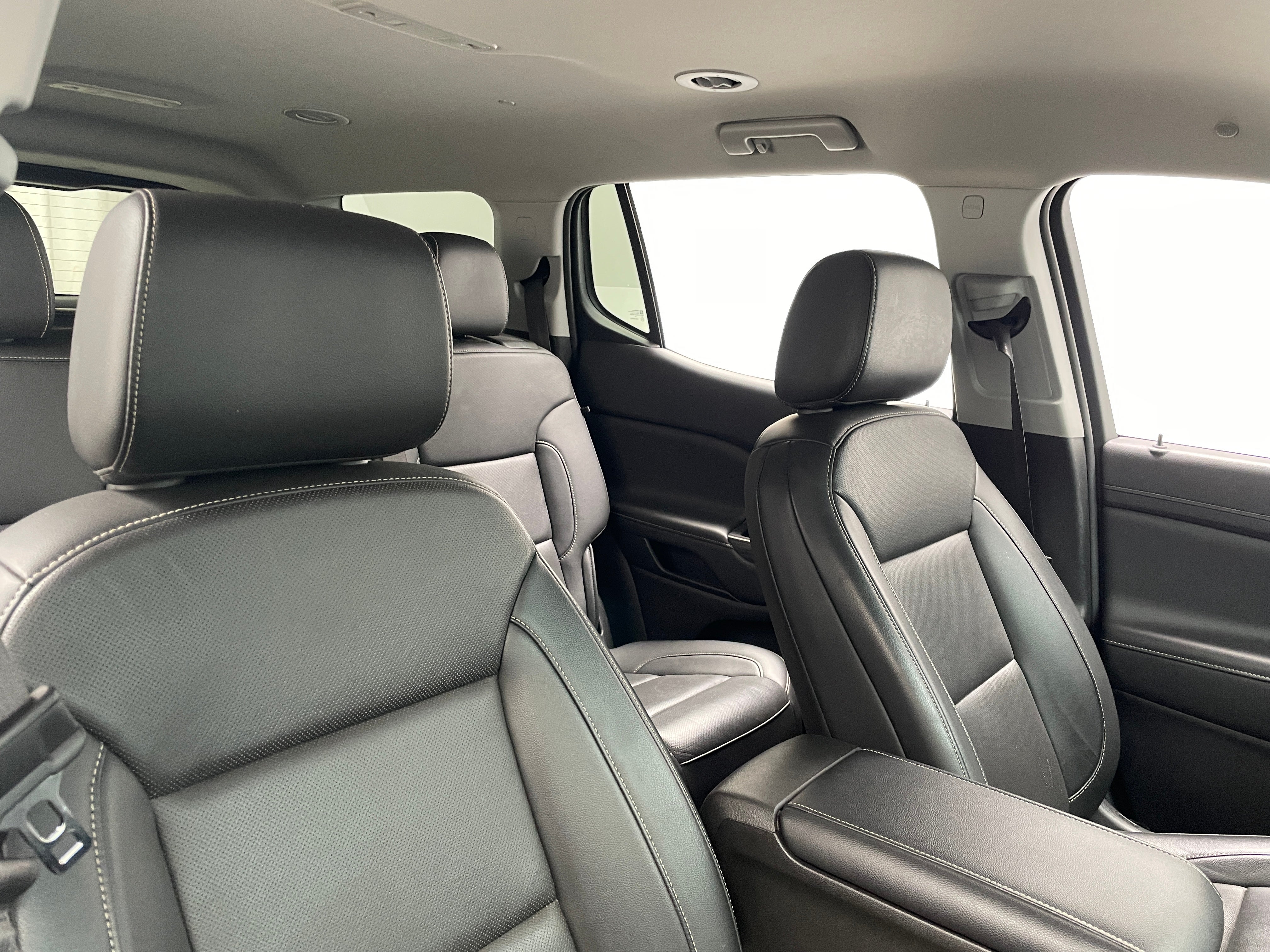 2023 GMC Acadia SLT 2