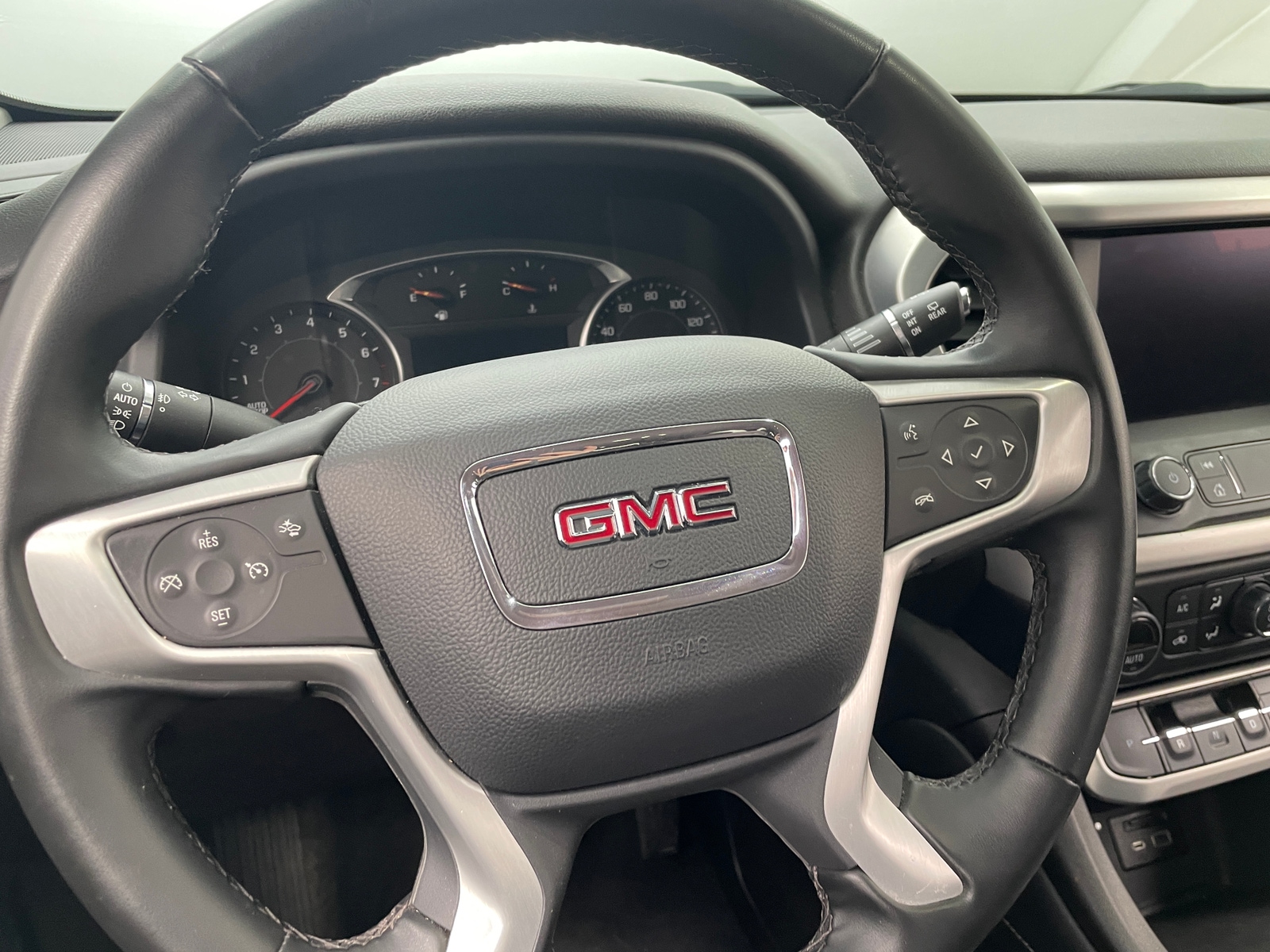 Thumbnail: 2023 GMC Acadia - 5