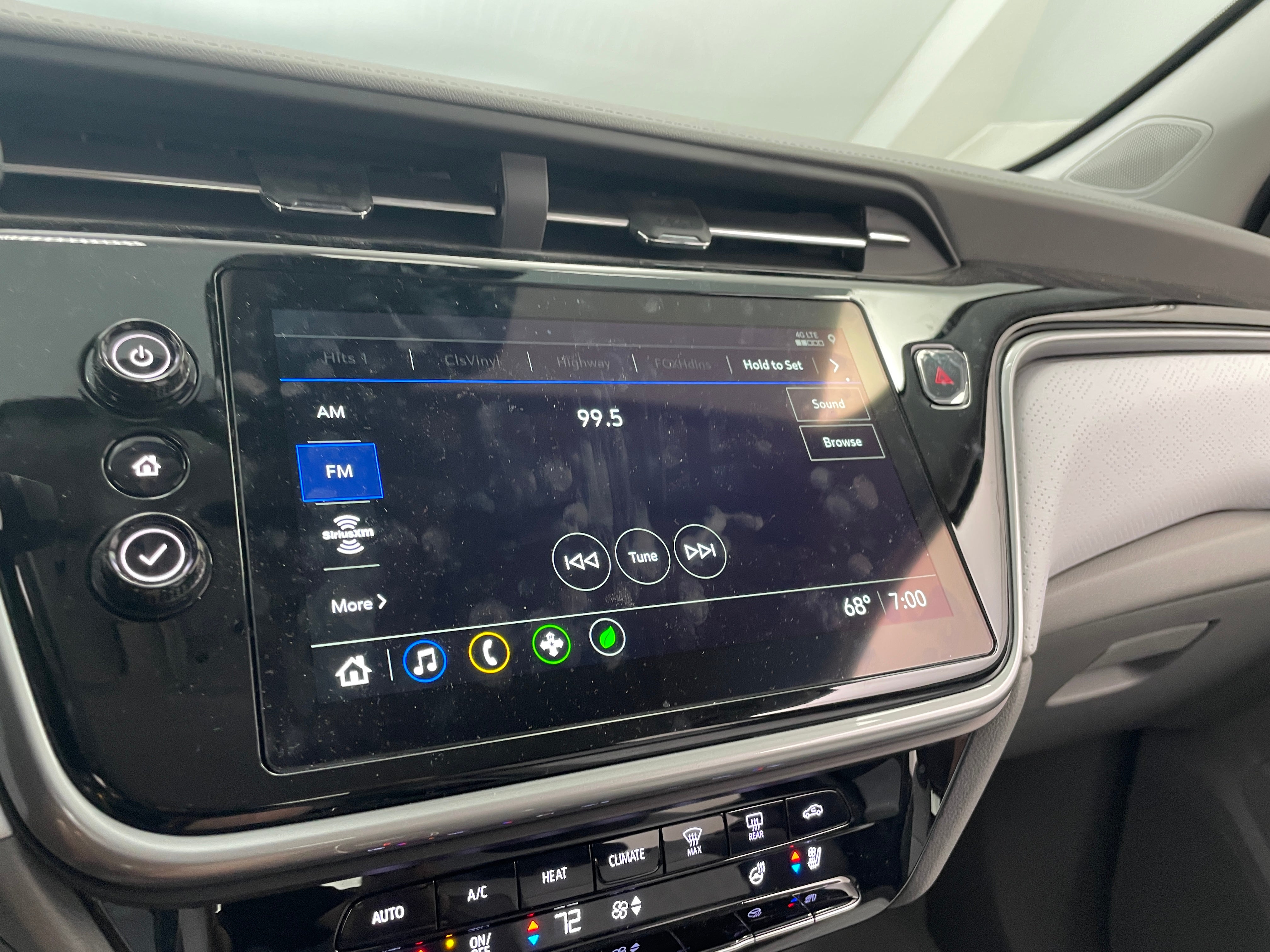 2023 Chevrolet Bolt EUV Premier 3