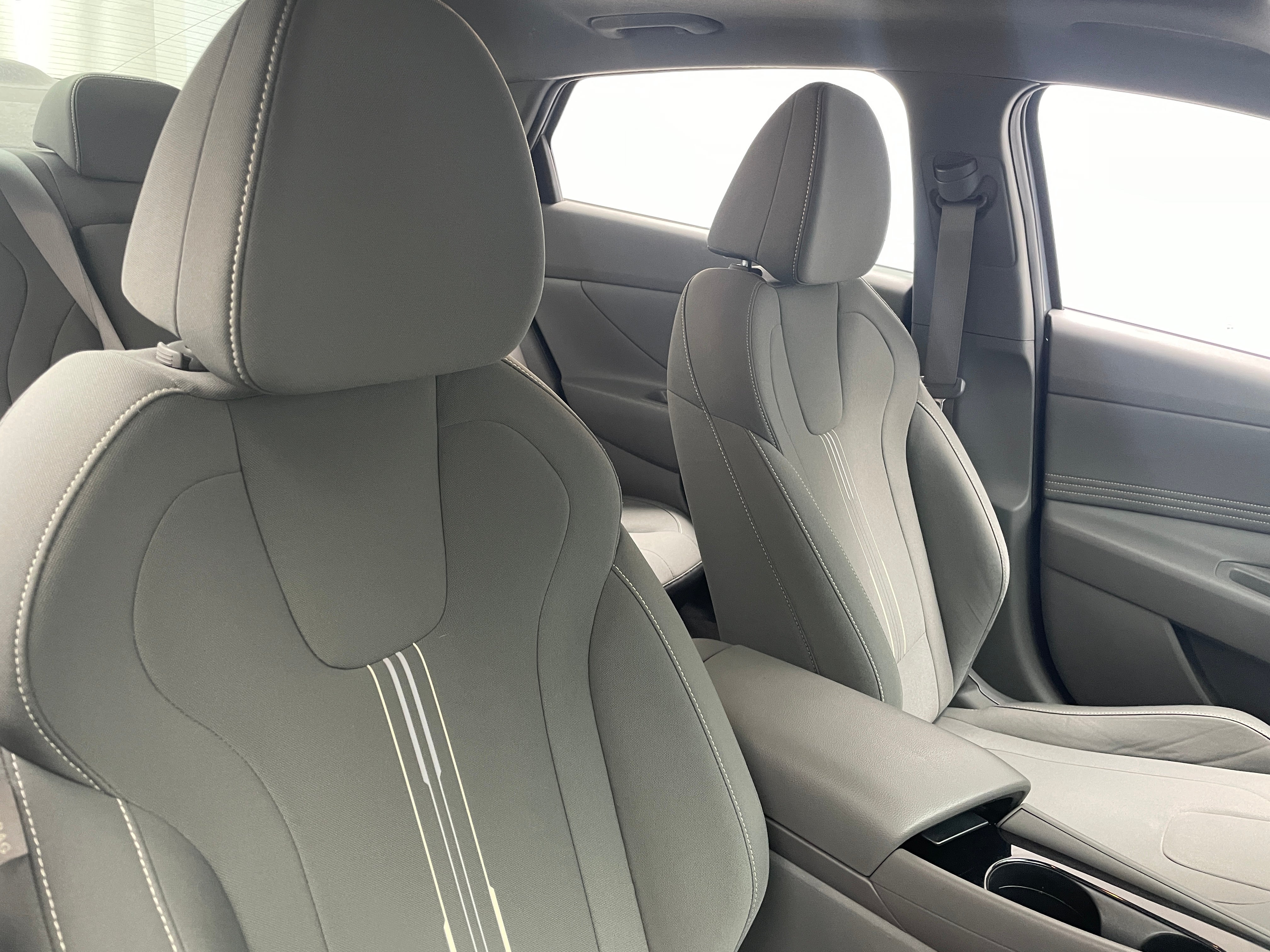 2022 Hyundai Elantra SEL 2