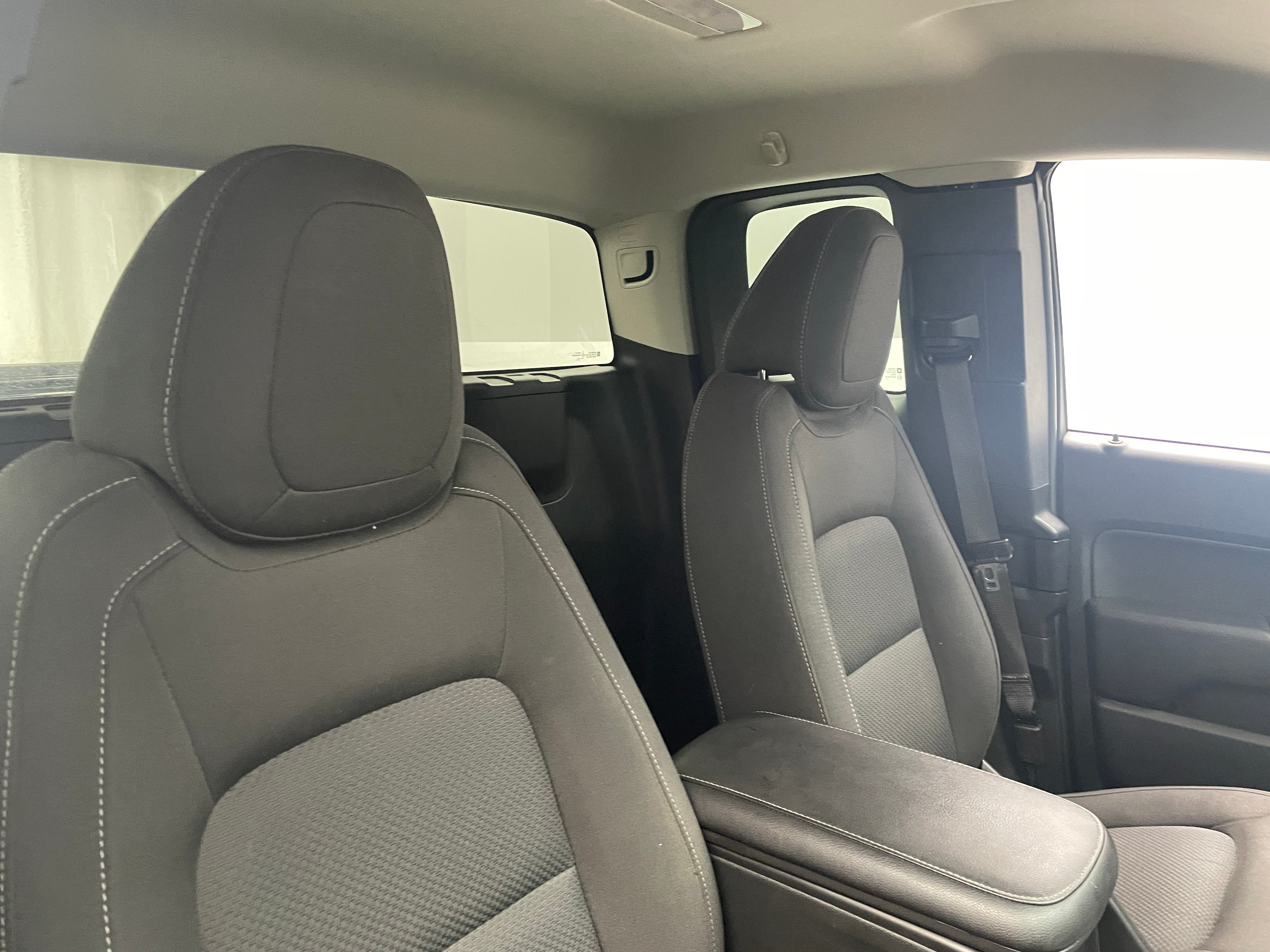 2022 Chevrolet Colorado LT 2