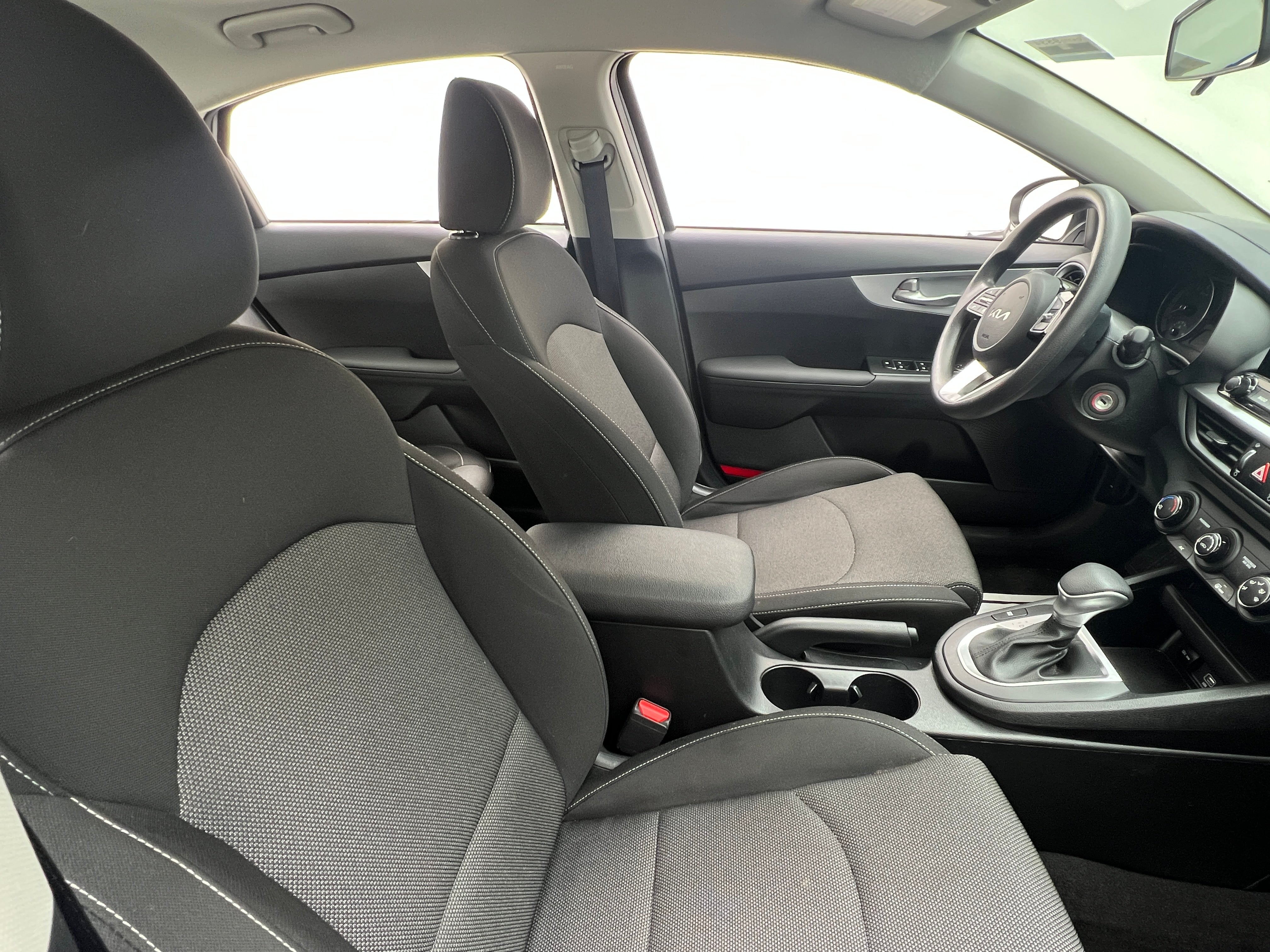 2024 Kia Forte LXS 2