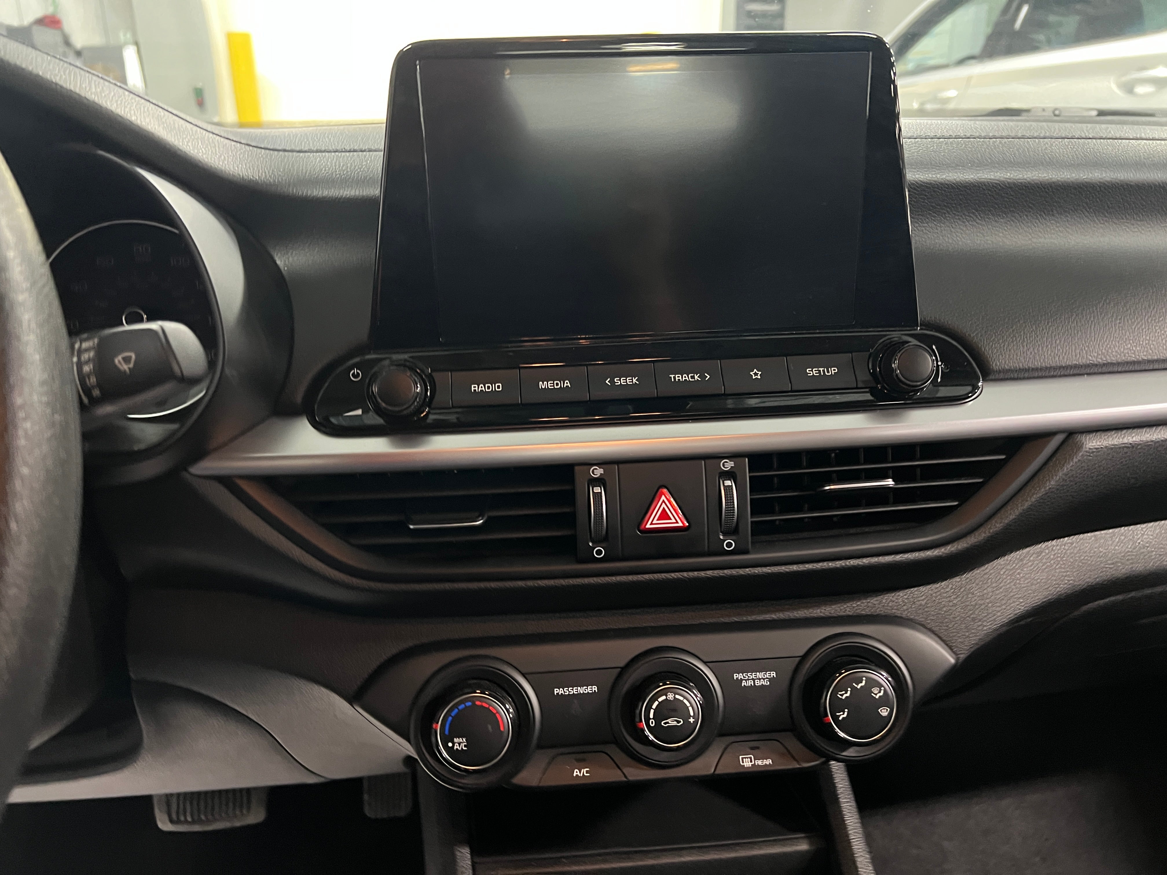 2024 Kia Forte LXS 4