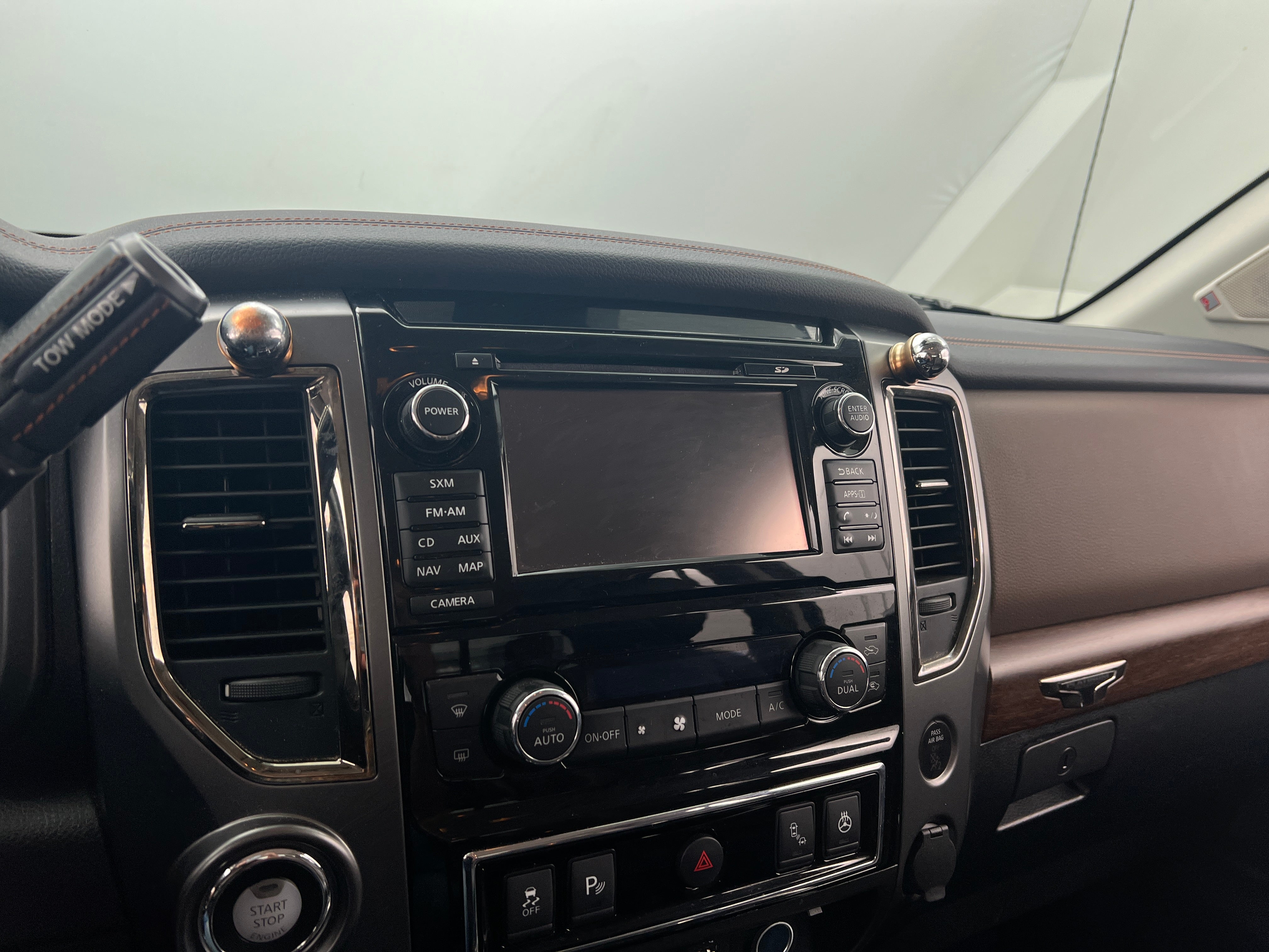 2018 Nissan Titan Platinum Reserve 3