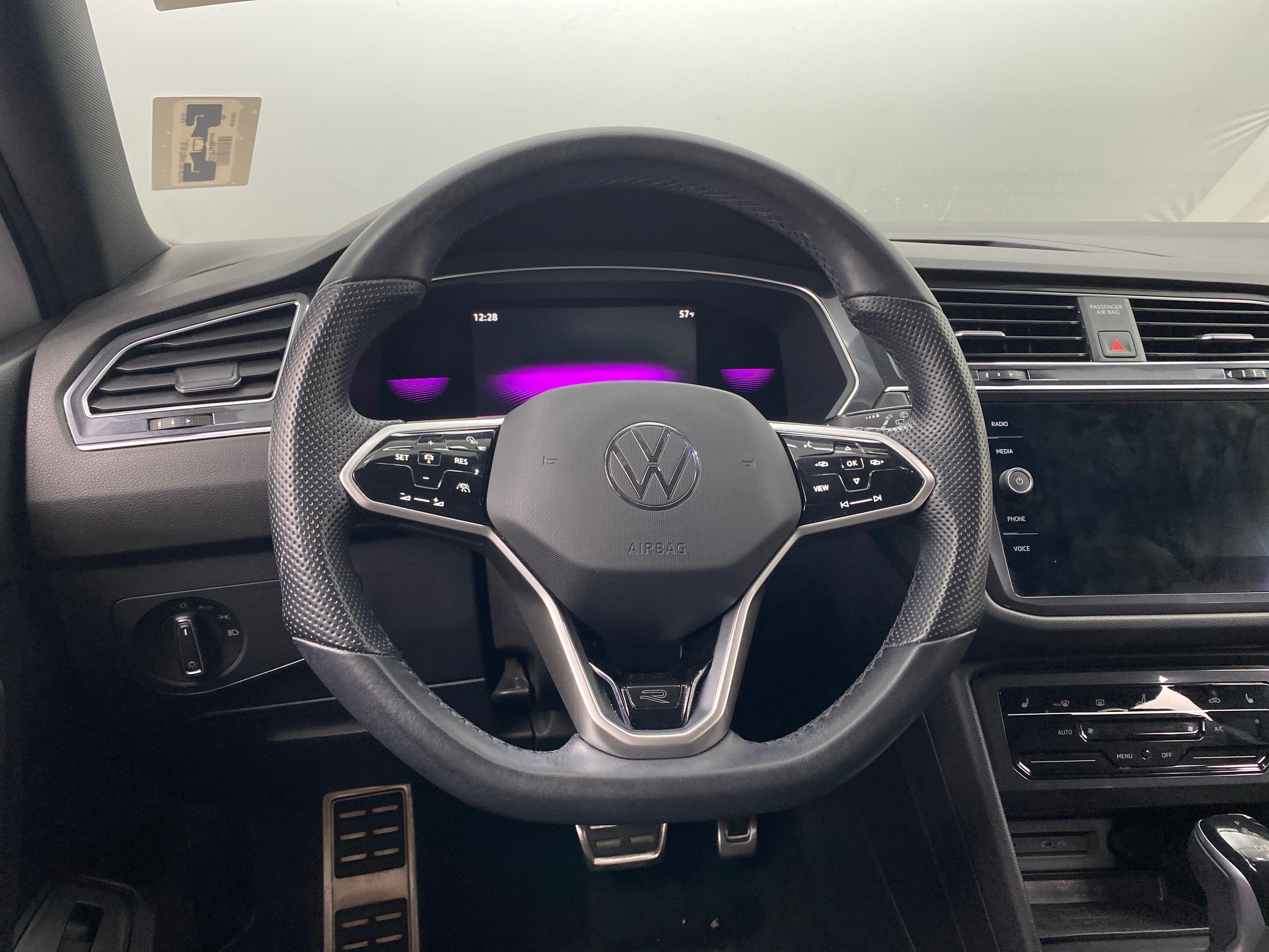 2022 Volkswagen Tiguan SE R-Line Black 4