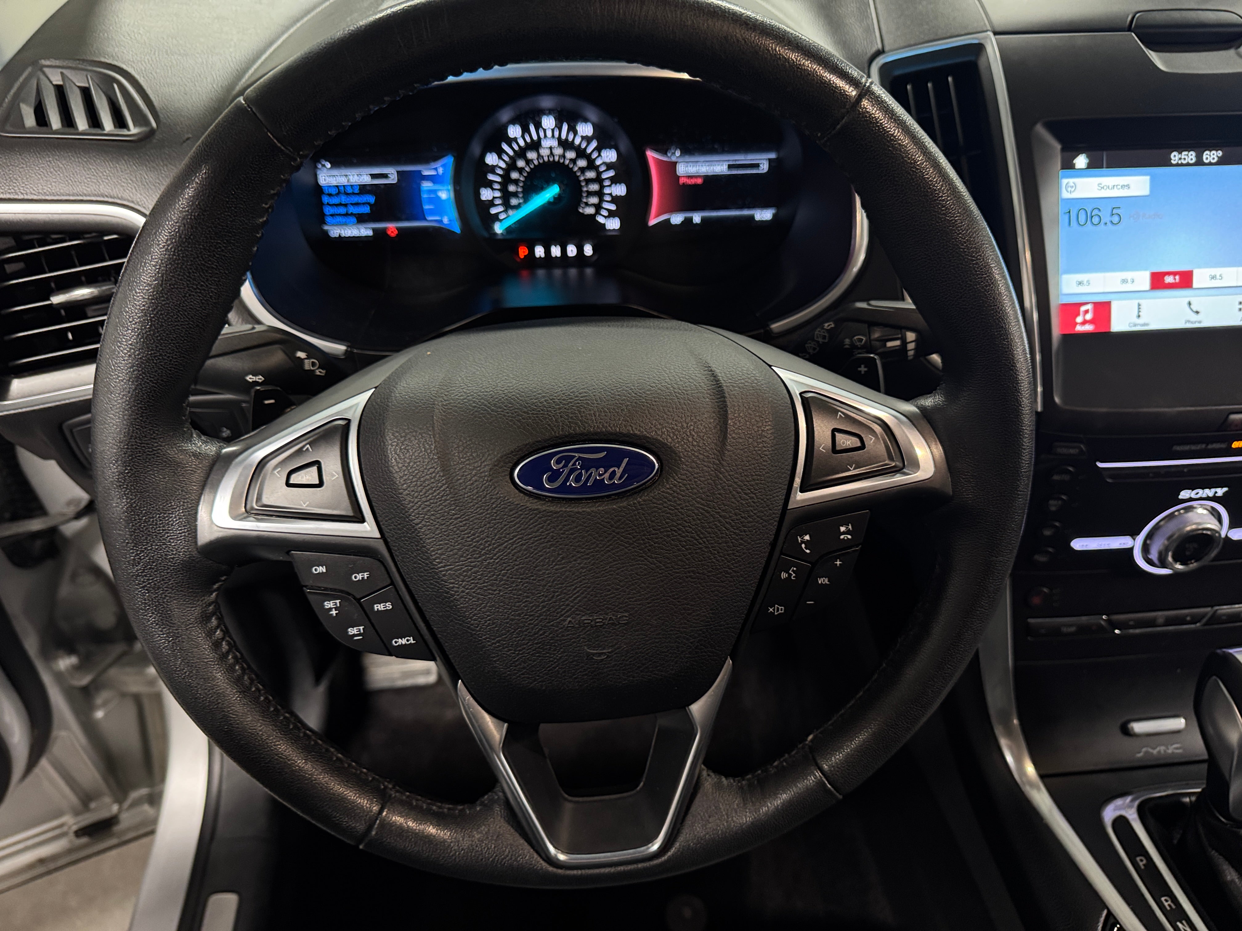 2017 Ford Edge Titanium 4